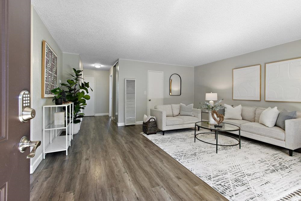 Photo #4: 41119867 Listing: Photo #4