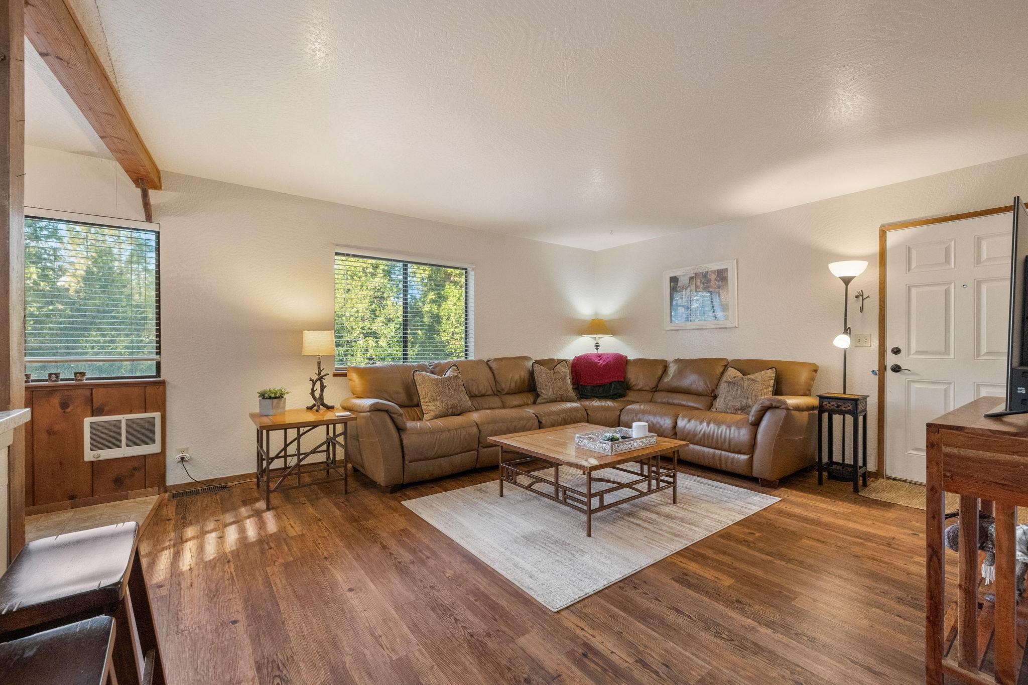 Detail Gallery Image 2 of 18 For 22435 Ponderosa, Twain Harte,  CA 95383-9999 - 4 Beds | 2 Baths