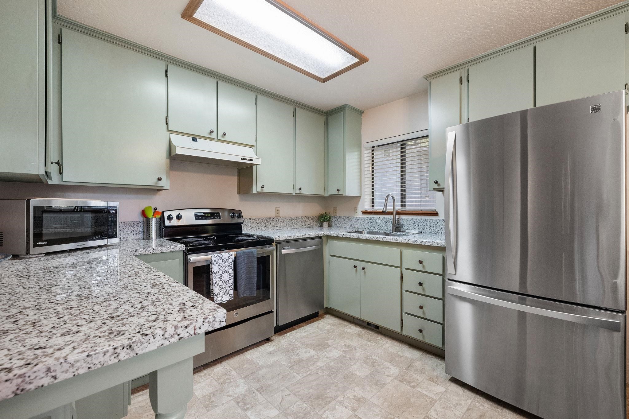 Detail Gallery Image 7 of 18 For 22435 Ponderosa, Twain Harte,  CA 95383-9999 - 4 Beds | 2 Baths