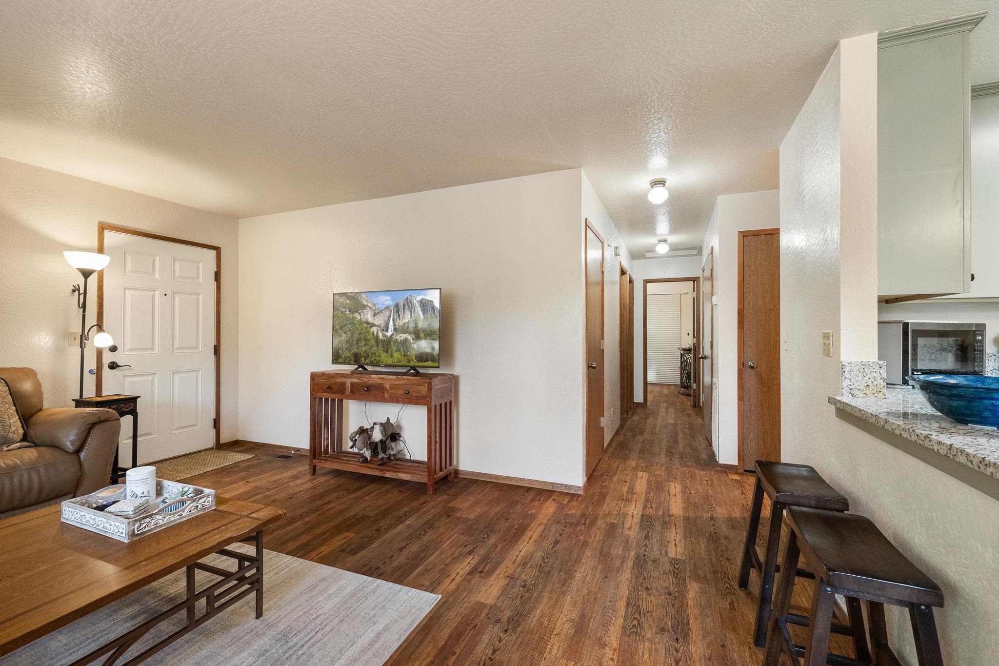 Detail Gallery Image 8 of 18 For 22435 Ponderosa, Twain Harte,  CA 95383-9999 - 4 Beds | 2 Baths