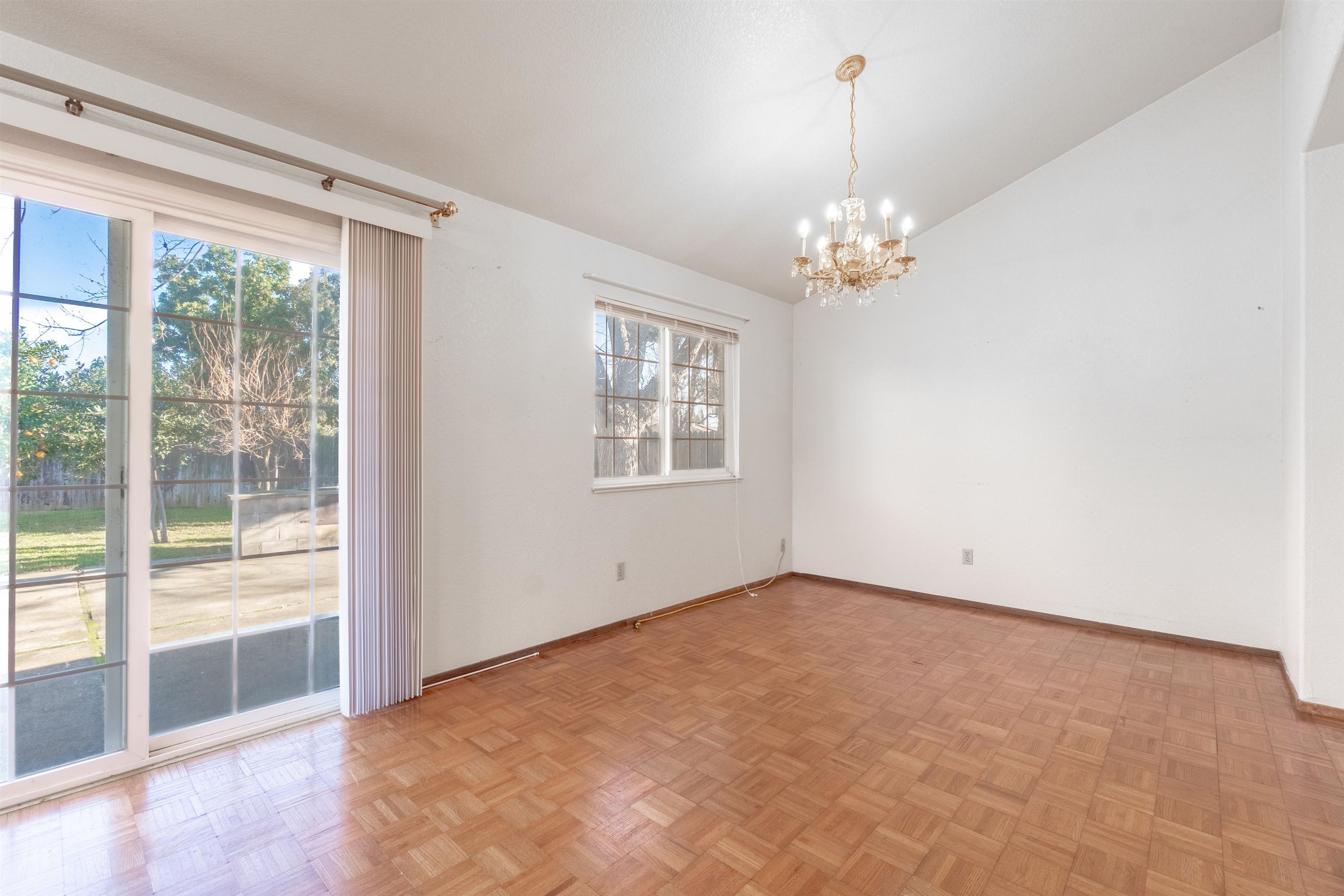 Detail Gallery Image 9 of 28 For 815 La Cruz Ln, Vacaville,  CA 95687 - 3 Beds | 2 Baths