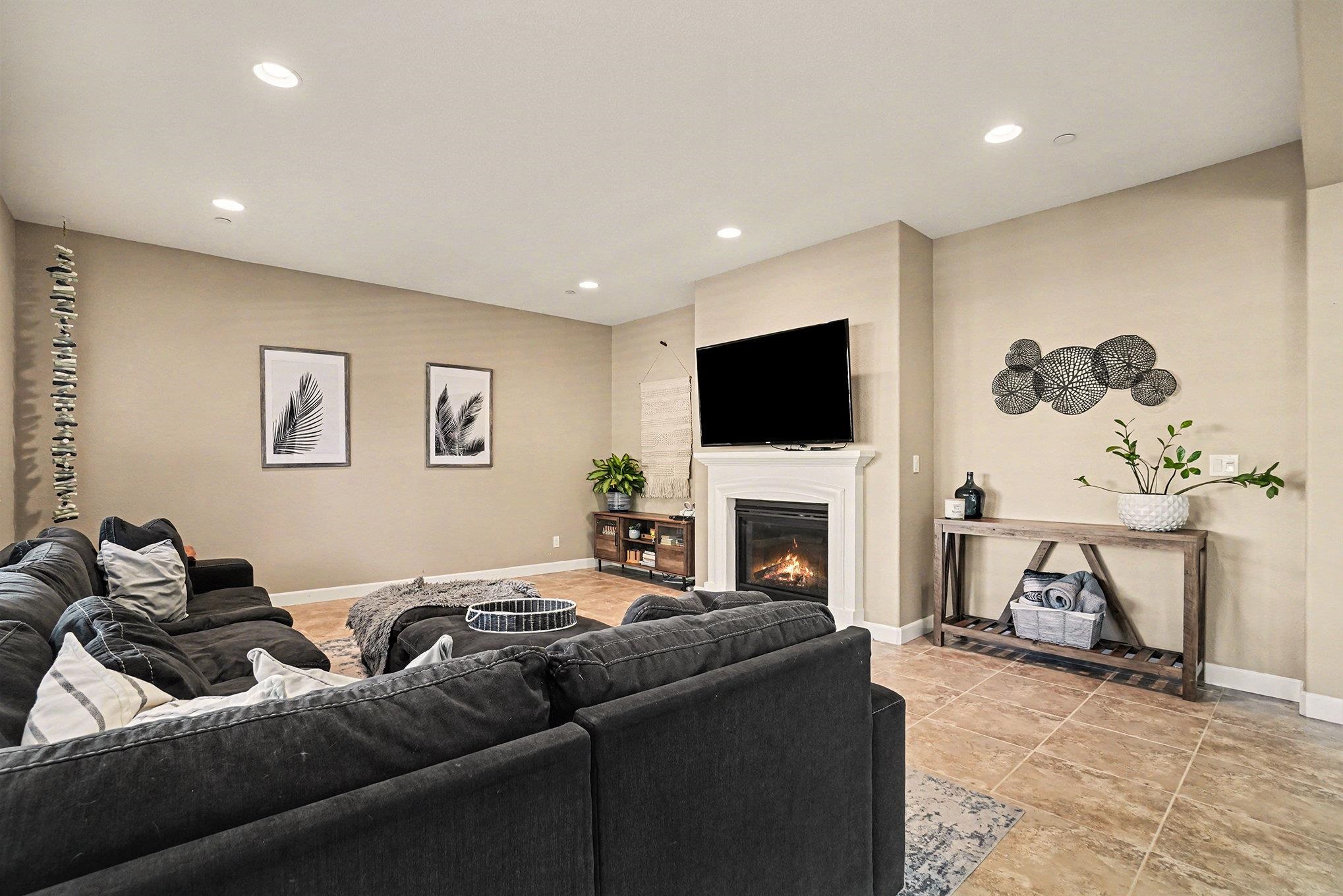 Detail Gallery Image 6 of 46 For 527 Stratford Way, Brentwood,  CA 94513 - 4 Beds | 3/1 Baths