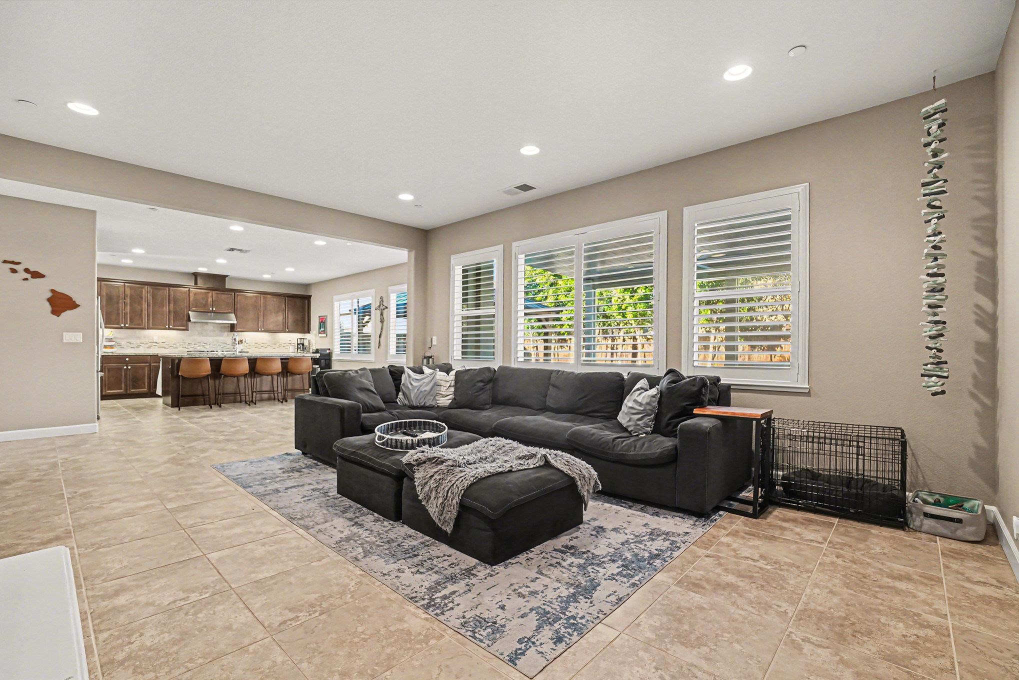 Detail Gallery Image 7 of 46 For 527 Stratford Way, Brentwood,  CA 94513 - 4 Beds | 3/1 Baths