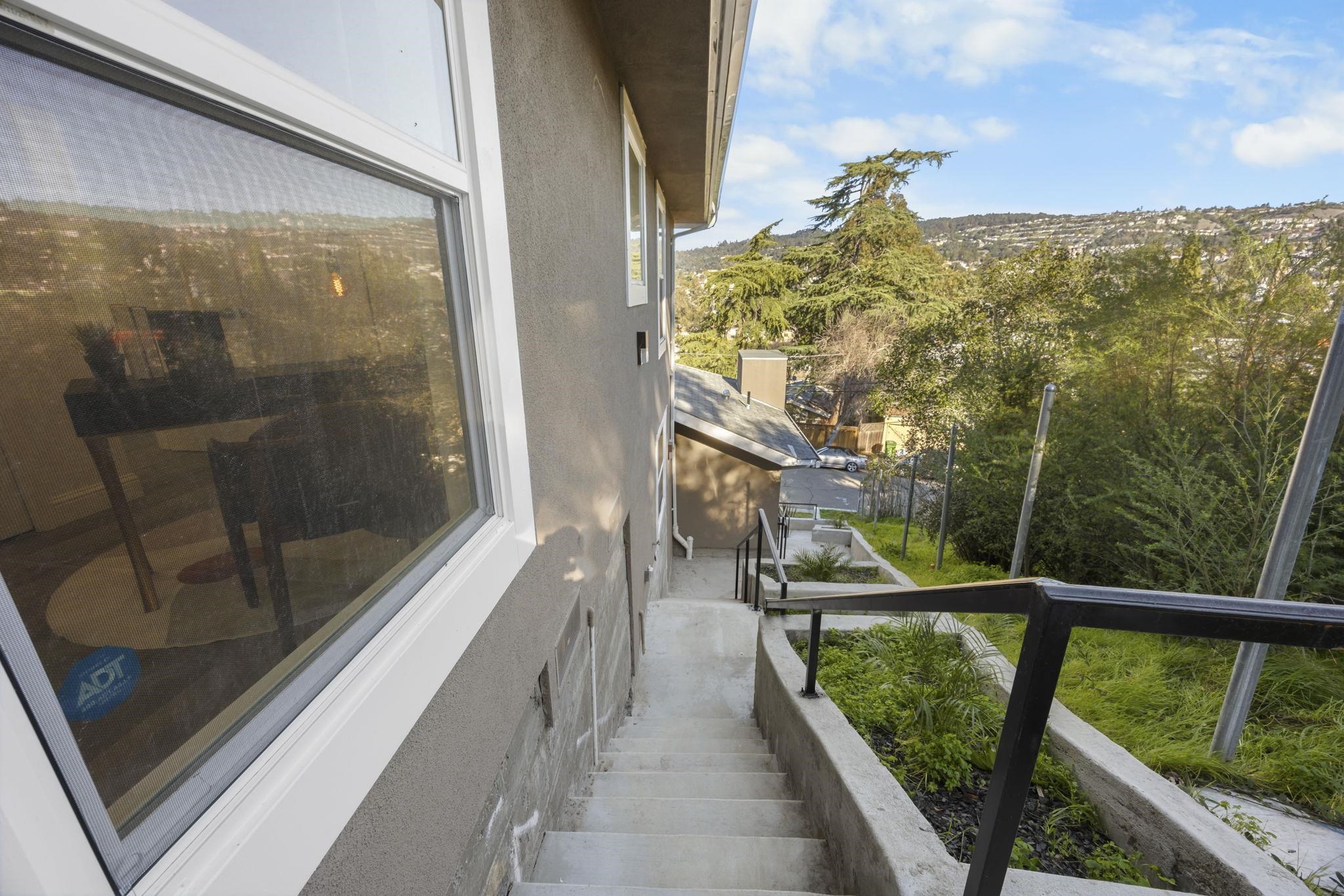 Detail Gallery Image 35 of 55 For 4737 Redding St, Oakland,  CA 94619 - 5 Beds | 6/1 Baths