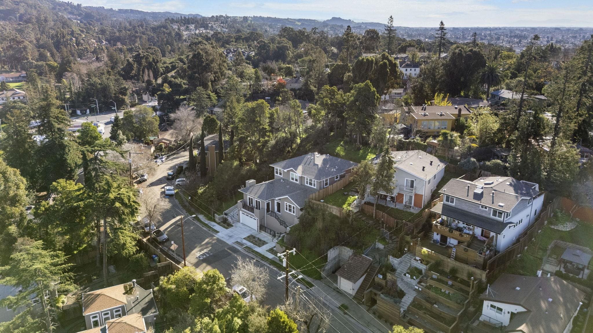 Detail Gallery Image 49 of 55 For 4737 Redding St, Oakland,  CA 94619 - 5 Beds | 6/1 Baths