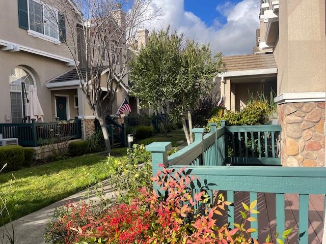 Detail Gallery Image 2 of 32 For 211 Swan Ct., Danville,  CA 94506-1143 - 3 Beds | 2/1 Baths