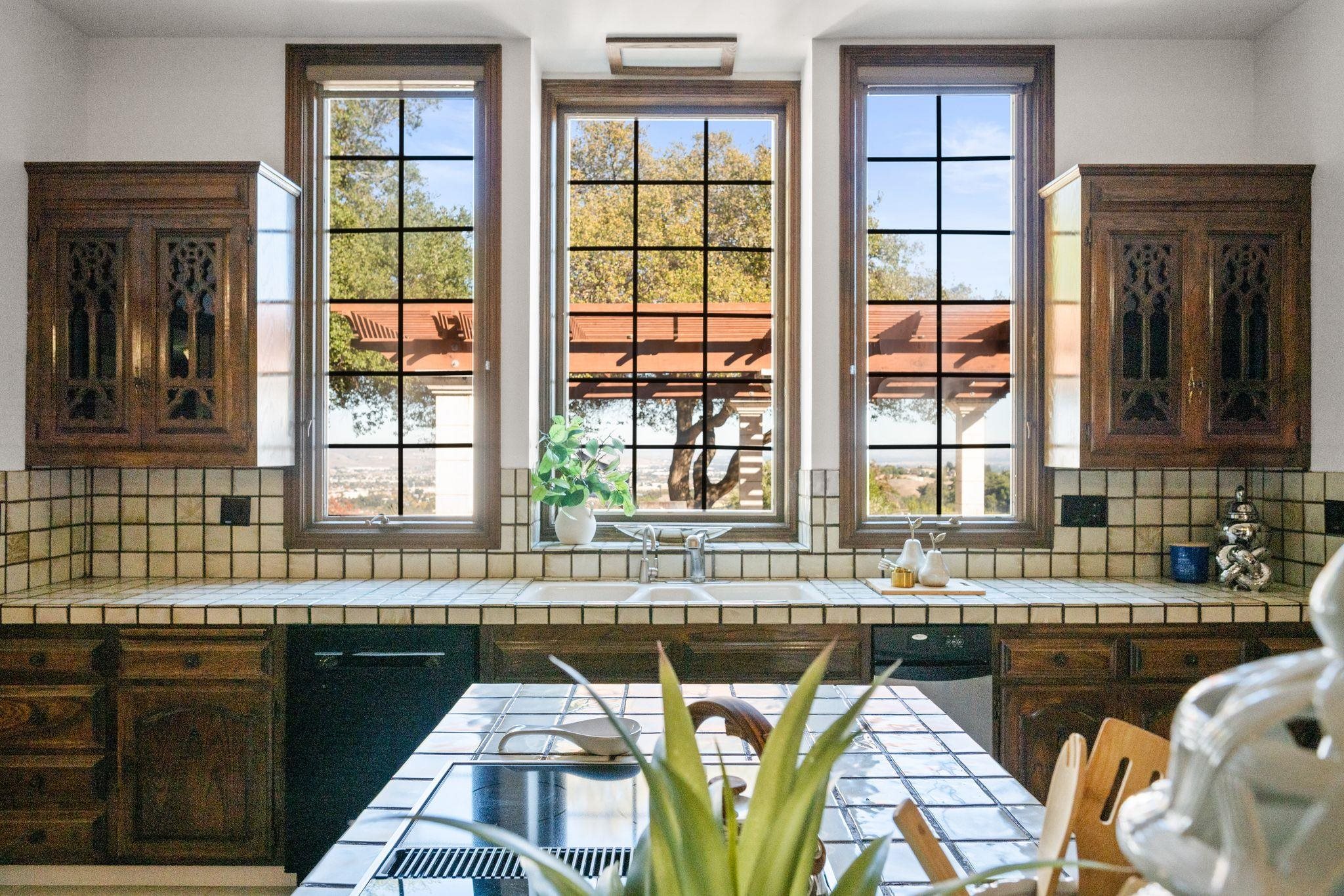 Detail Gallery Image 16 of 50 For 10633 Dublin Canyon Rd, Pleasanton,  CA 94588 - 5 Beds | 4 Baths