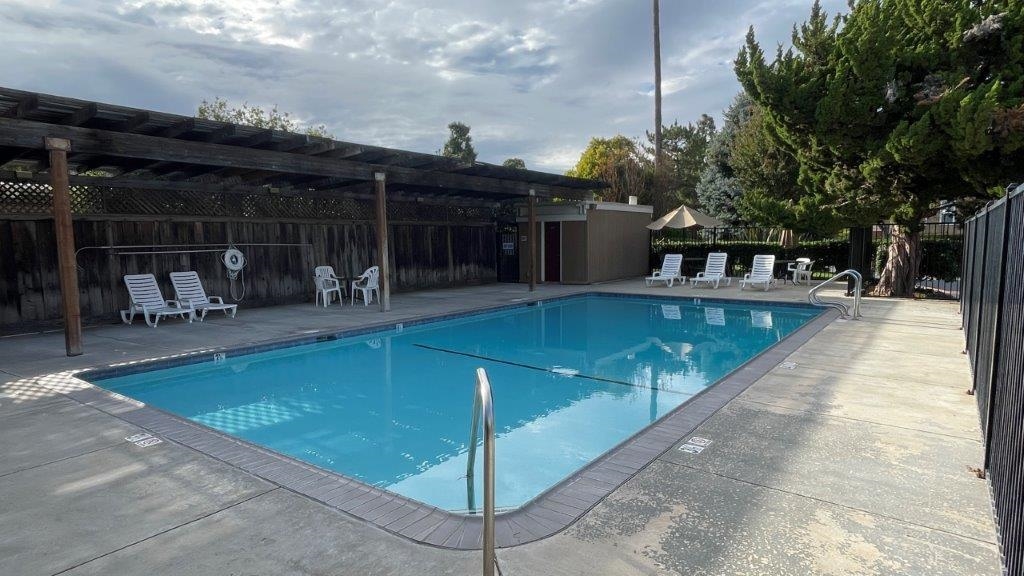 Detail Gallery Image 16 of 17 For 1919 Ygnacio Valley Rd #24,  Walnut Creek,  CA 94598 - 2 Beds | 1/1 Baths