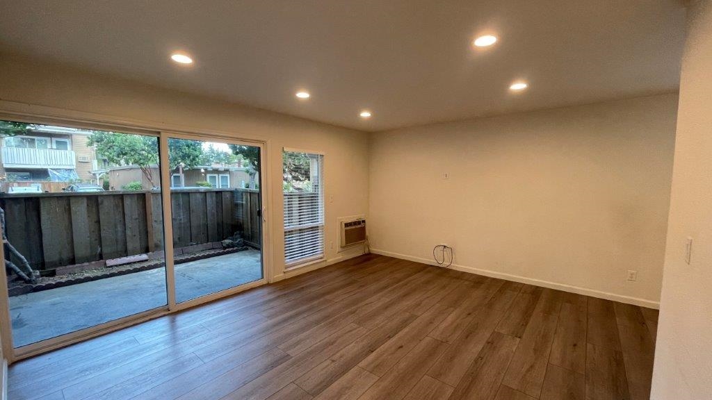 Detail Gallery Image 4 of 17 For 1919 Ygnacio Valley Rd #24,  Walnut Creek,  CA 94598 - 2 Beds | 1/1 Baths