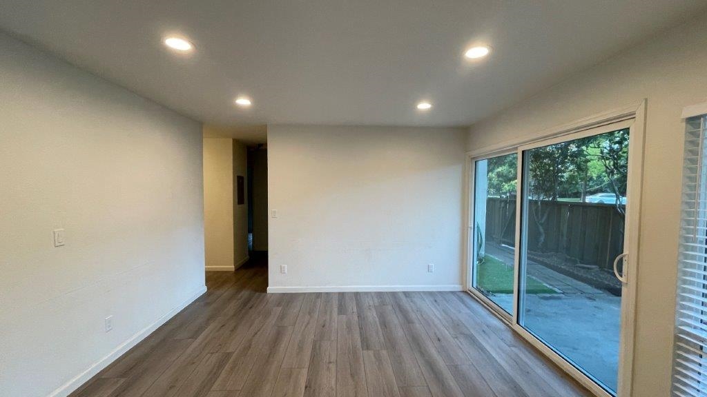 Detail Gallery Image 5 of 17 For 1919 Ygnacio Valley Rd #24,  Walnut Creek,  CA 94598 - 2 Beds | 1/1 Baths