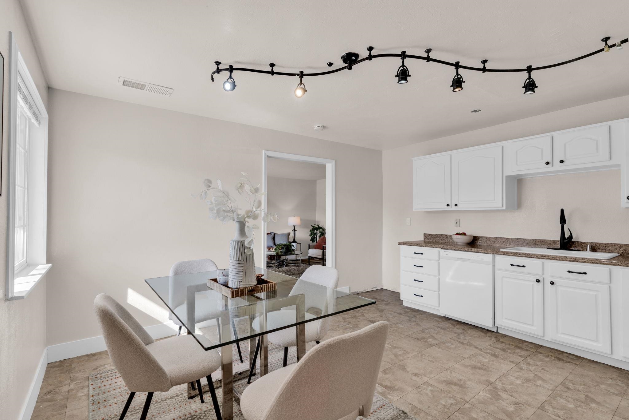 Detail Gallery Image 10 of 38 For 4141 Rita Dr, Martinez,  CA 94553 - 4 Beds | 2 Baths