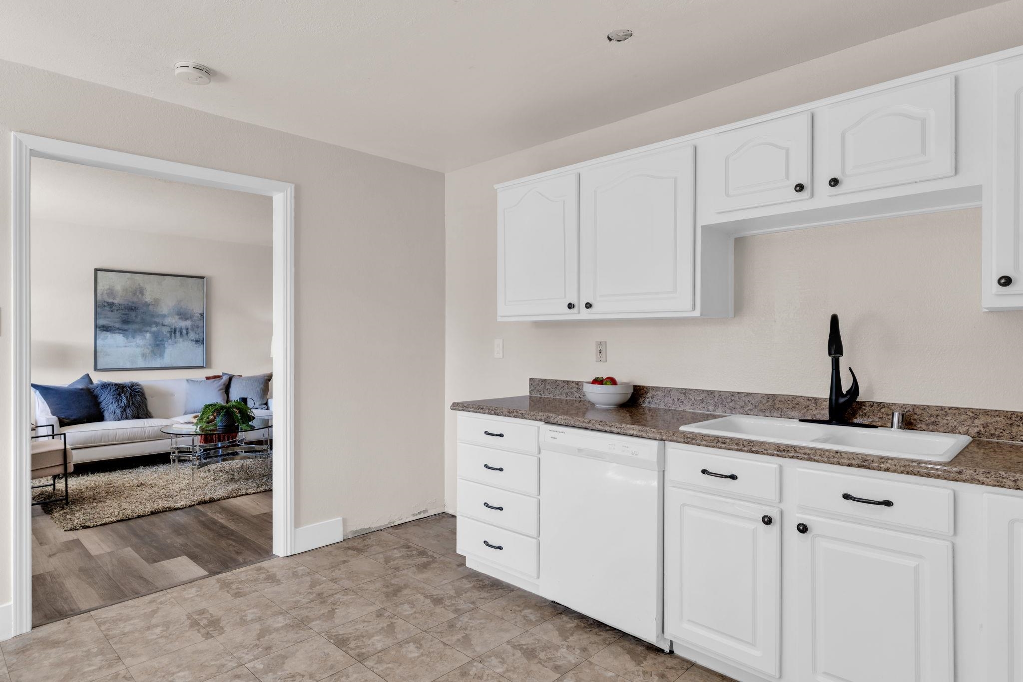 Detail Gallery Image 9 of 38 For 4141 Rita Dr, Martinez,  CA 94553 - 4 Beds | 2 Baths