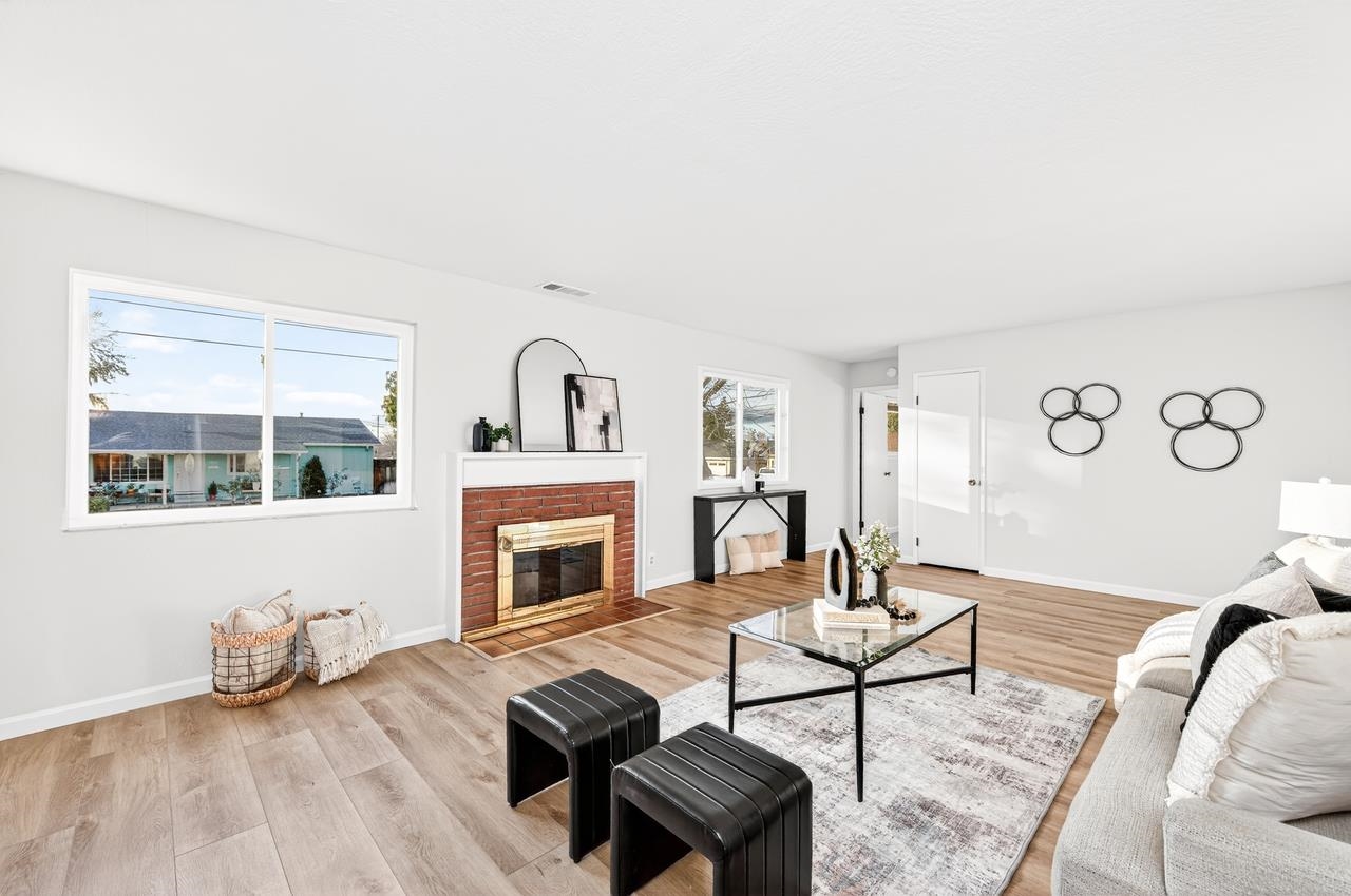 Detail Gallery Image 13 of 44 For 1133 Coronado Way, Livermore,  CA 94550 - 4 Beds | 2 Baths