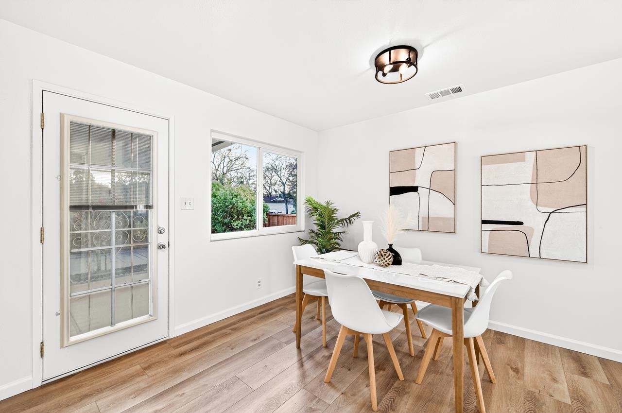 Detail Gallery Image 16 of 44 For 1133 Coronado Way, Livermore,  CA 94550 - 4 Beds | 2 Baths