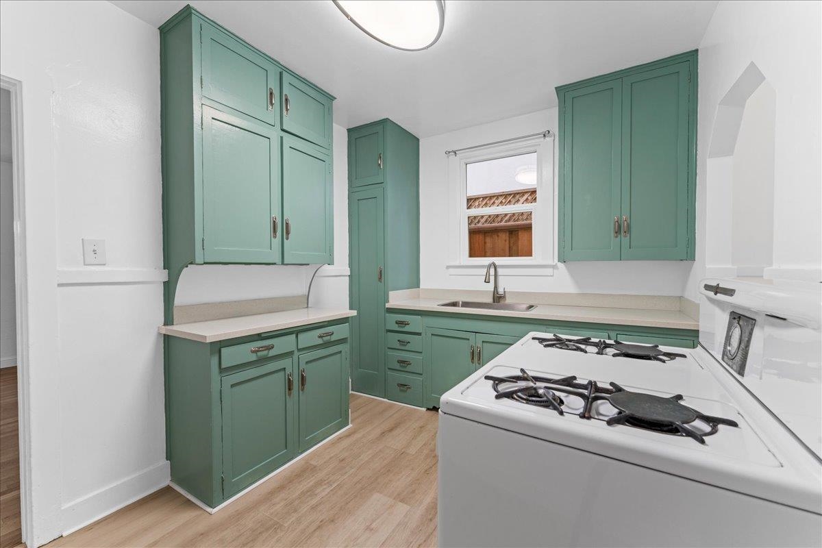 Detail Gallery Image 13 of 36 For 1127 Key Route Blvd, Albany,  CA 94706 - 2 Beds | 1 Baths