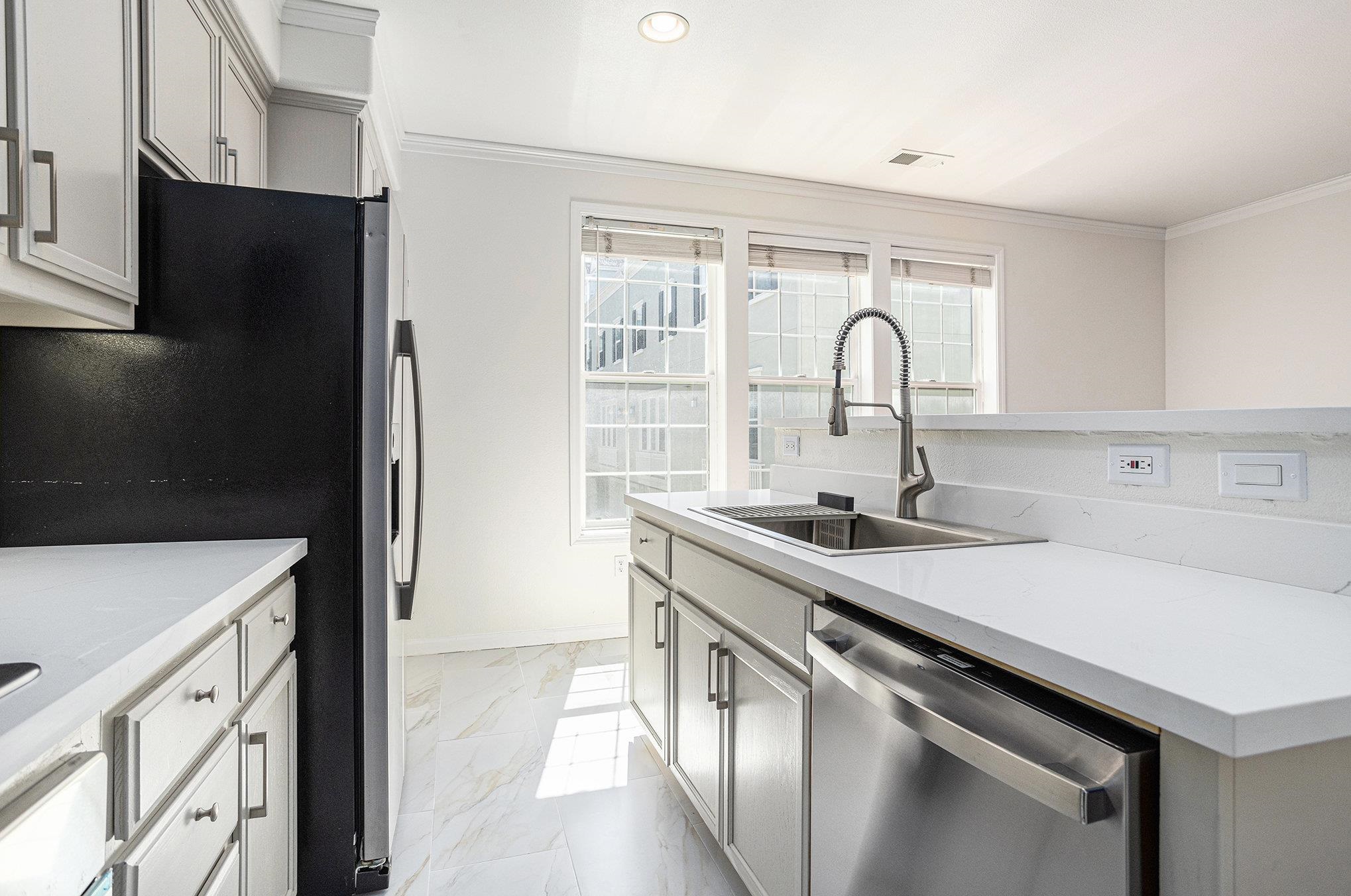 Detail Gallery Image 13 of 34 For 3730 Whitworth Dr, Dublin,  CA 94568 - 4 Beds | 3/1 Baths