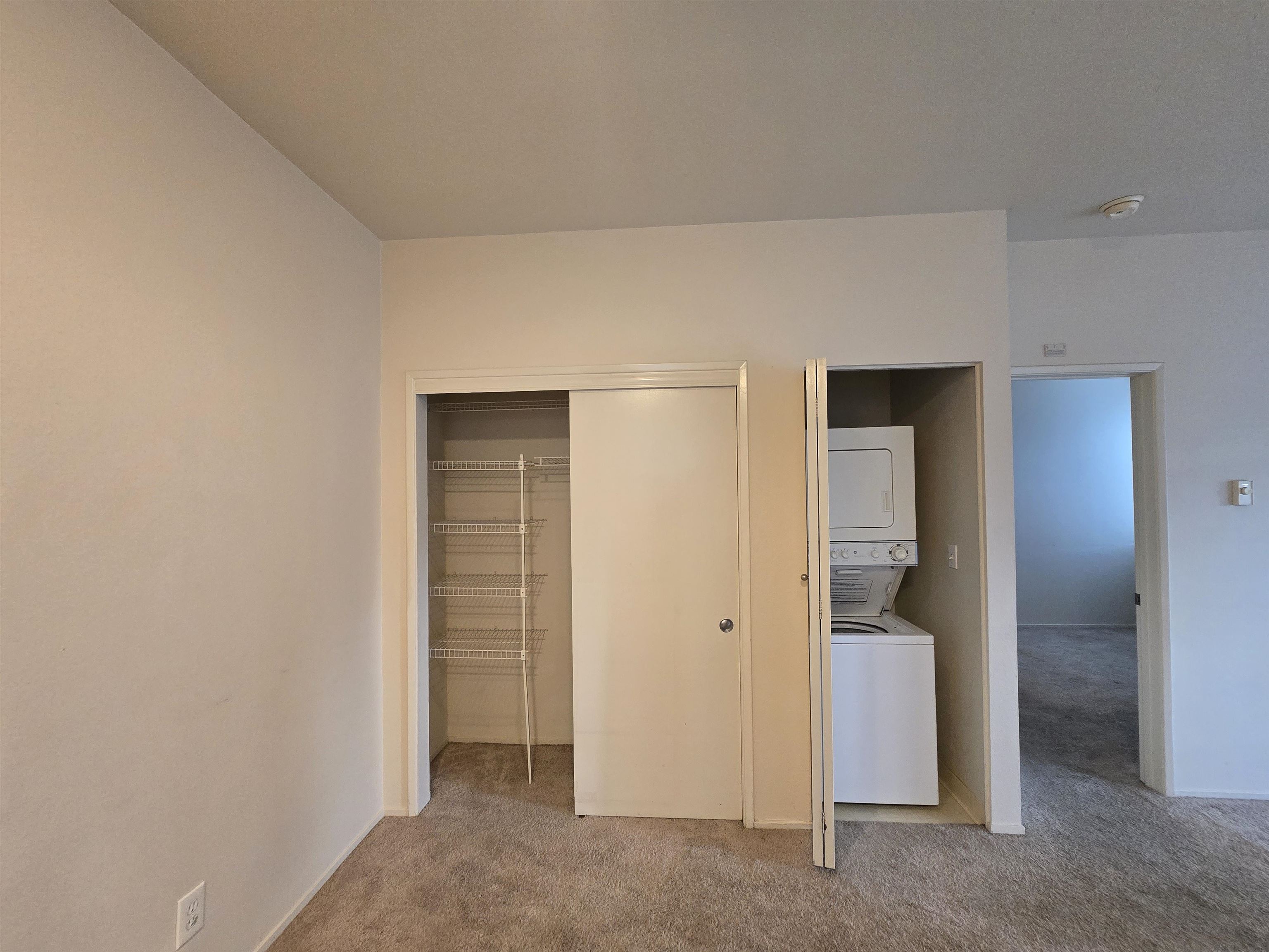 Detail Gallery Image 4 of 7 For 161 Marina Lakes Dr, Richmond,  CA 94804 - 1 Beds | 1 Baths