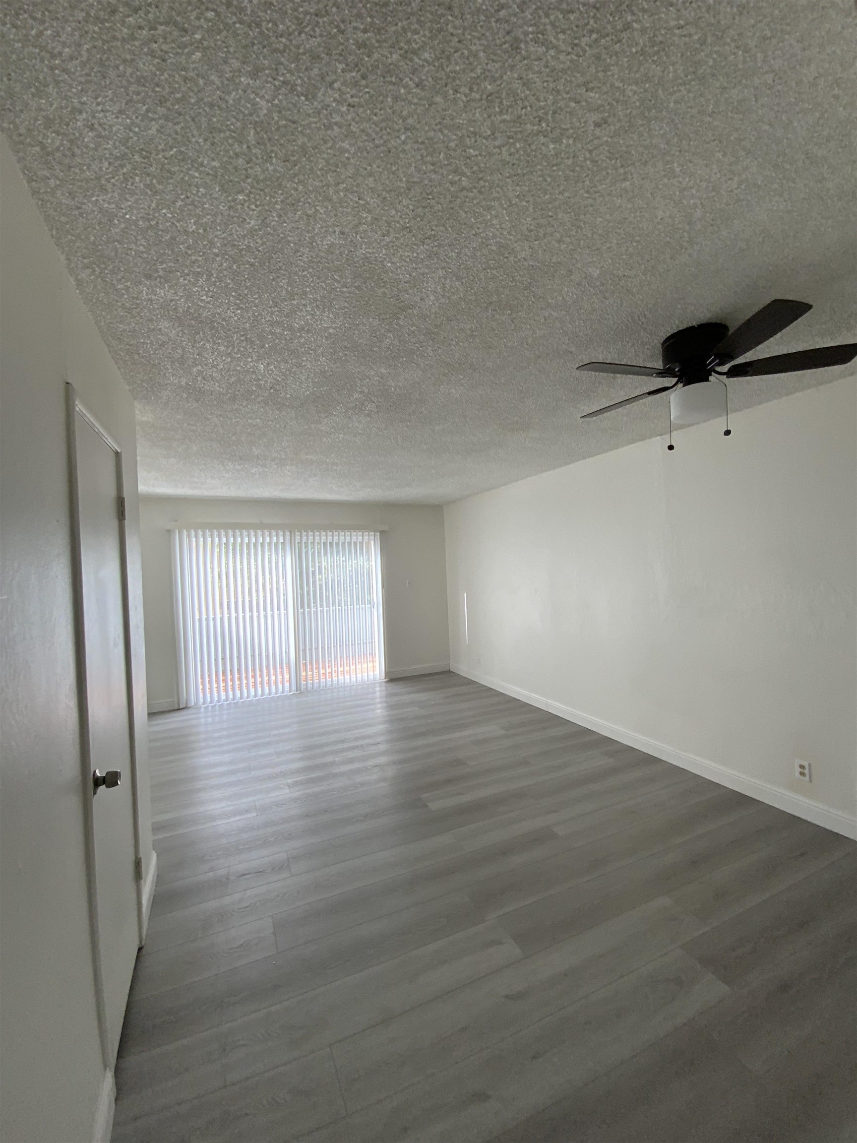 Detail Gallery Image 2 of 9 For 461 Corte Arango, El Sobrante,  CA 94803 - 2 Beds | 1/1 Baths