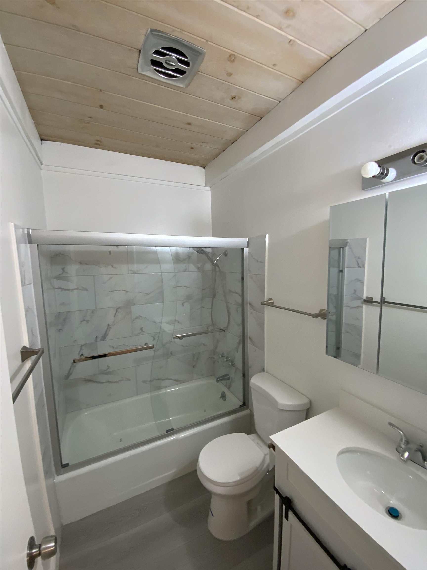 Detail Gallery Image 6 of 9 For 461 Corte Arango, El Sobrante,  CA 94803 - 2 Beds | 1/1 Baths