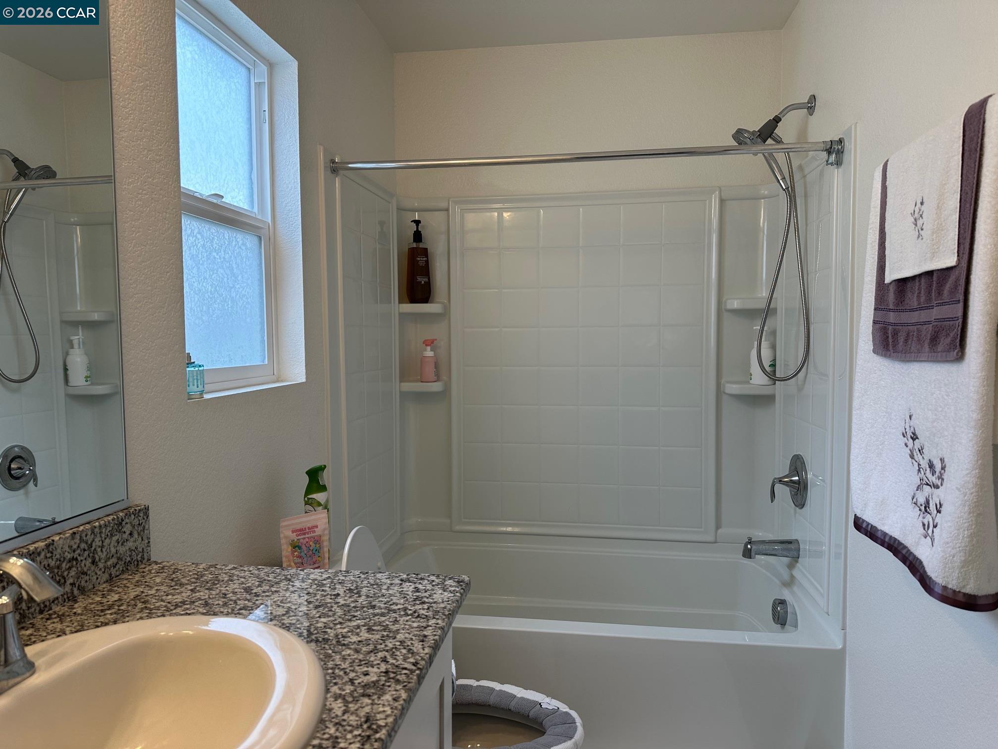 Detail Gallery Image 11 of 19 For 46 Mountainside Way, Hayward,  CA 94544 - 3 Beds | 2/1 Baths