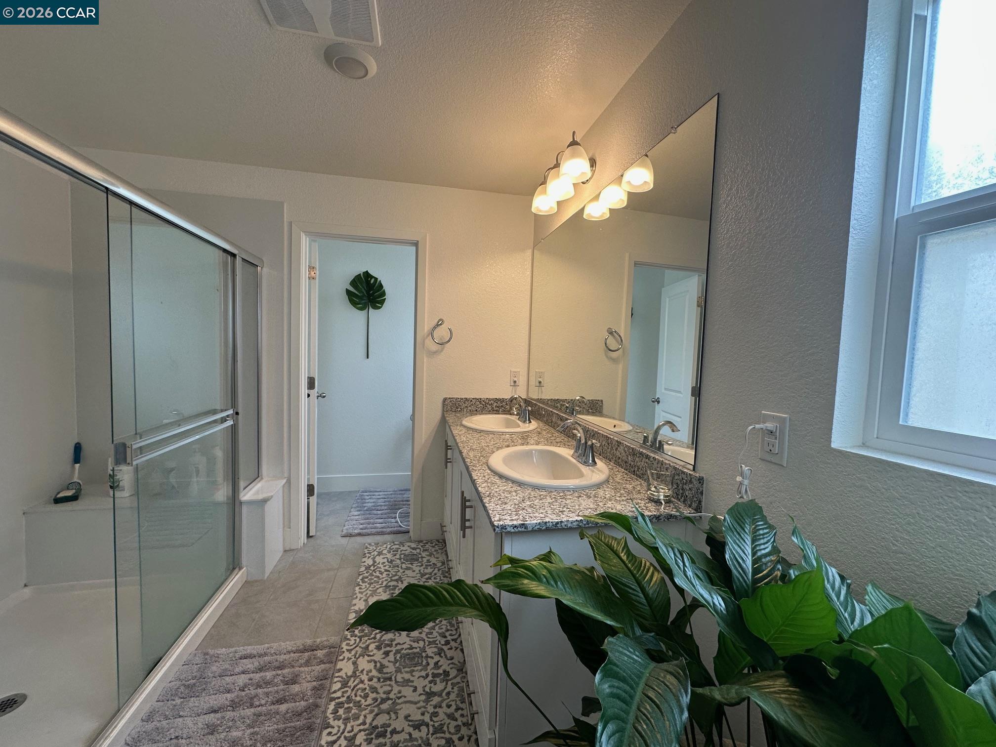 Detail Gallery Image 12 of 19 For 46 Mountainside Way, Hayward,  CA 94544 - 3 Beds | 2/1 Baths