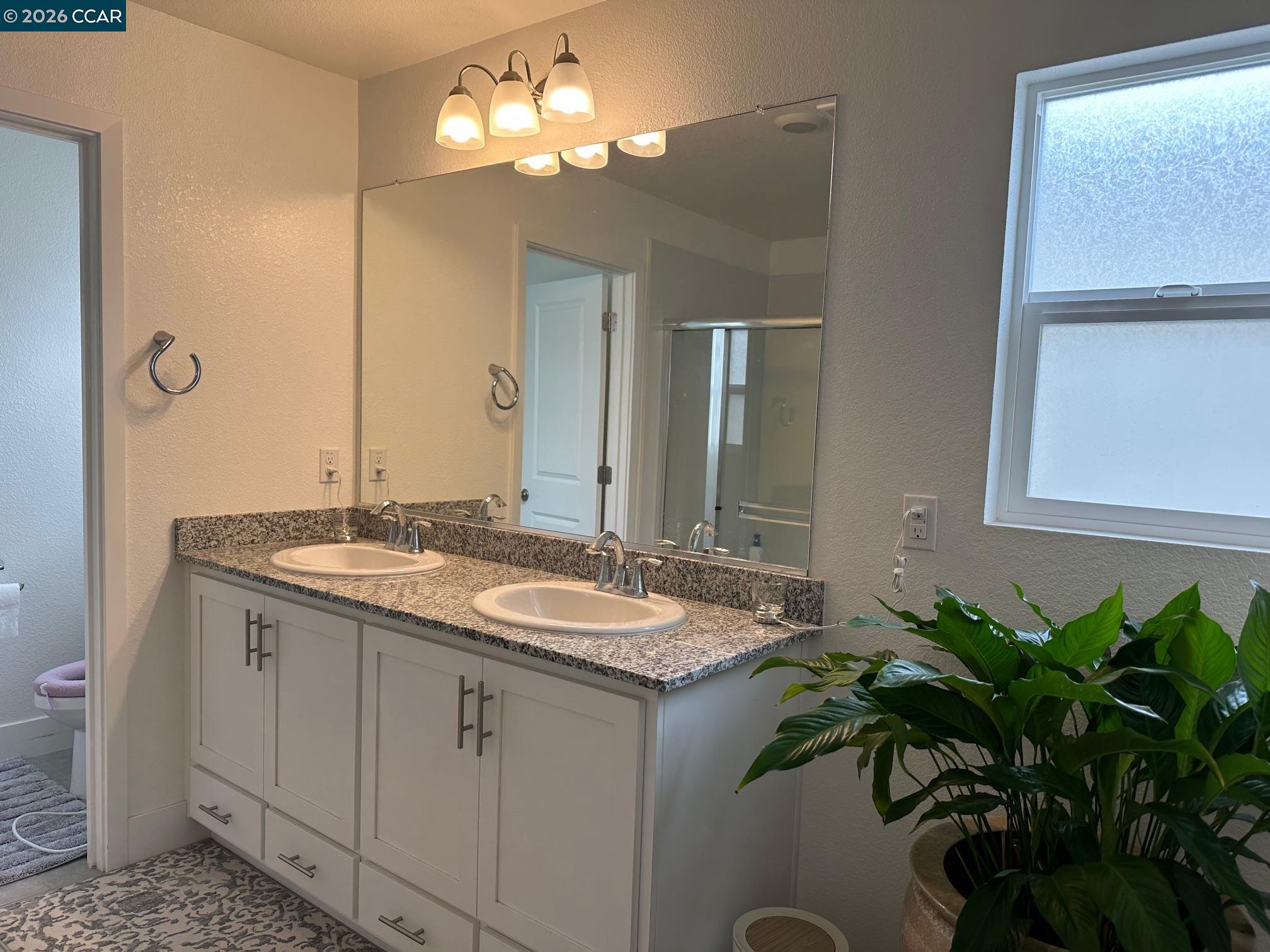 Detail Gallery Image 13 of 19 For 46 Mountainside Way, Hayward,  CA 94544 - 3 Beds | 2/1 Baths