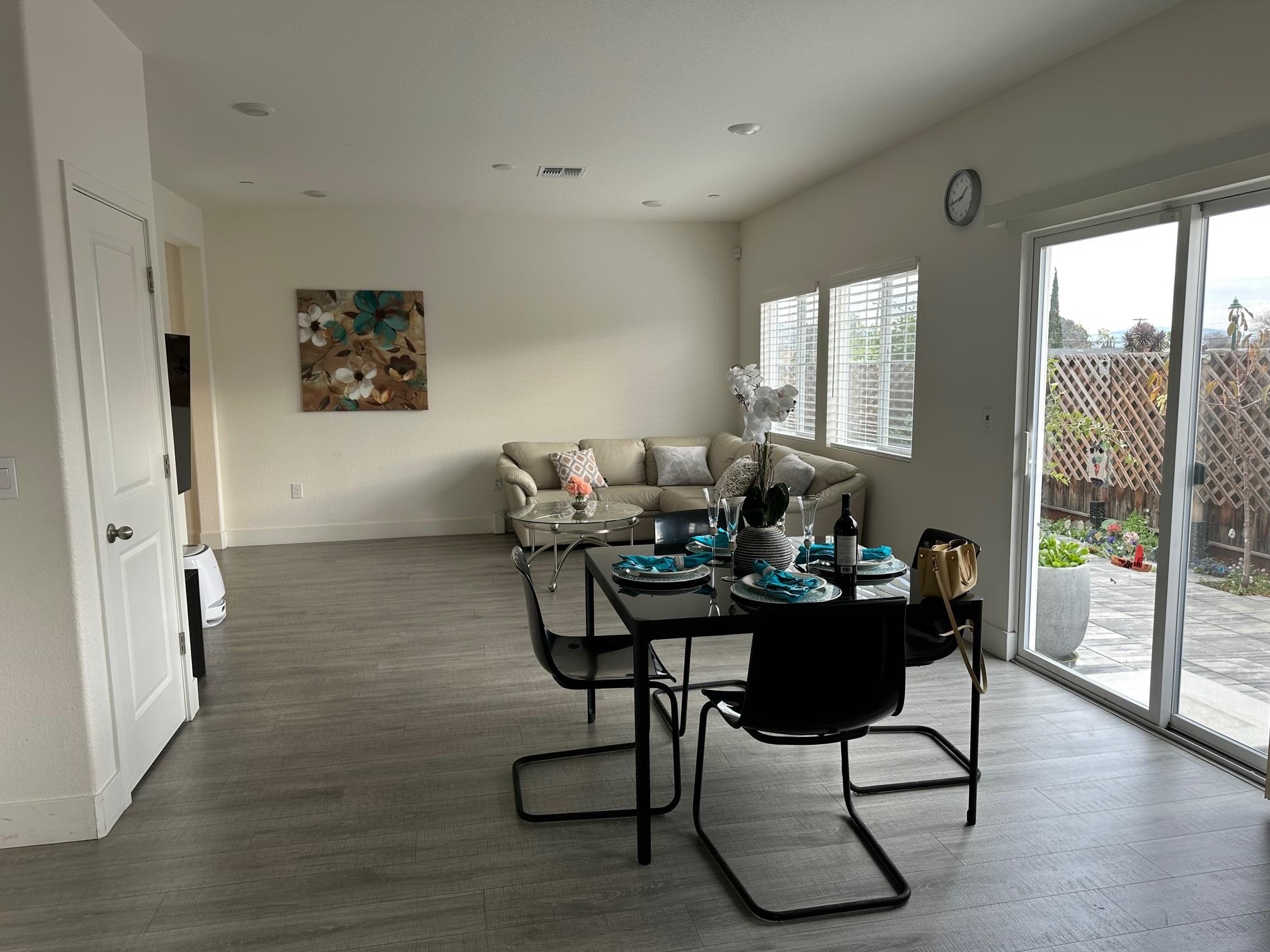 Detail Gallery Image 5 of 17 For 46 Mountainside Way, Hayward,  CA 94544 - 3 Beds | 2/1 Baths