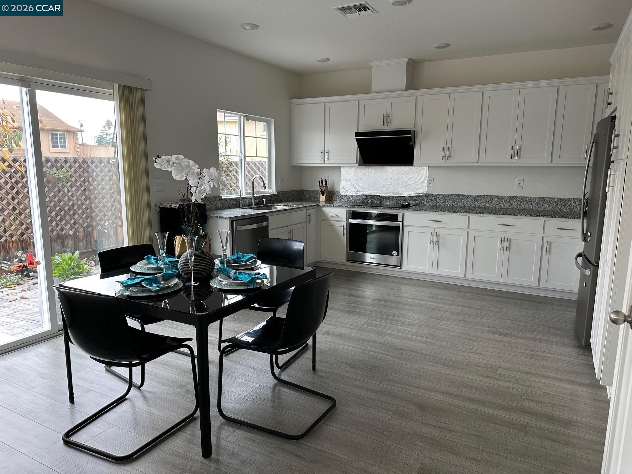 Detail Gallery Image 5 of 19 For 46 Mountainside Way, Hayward,  CA 94544 - 3 Beds | 2/1 Baths