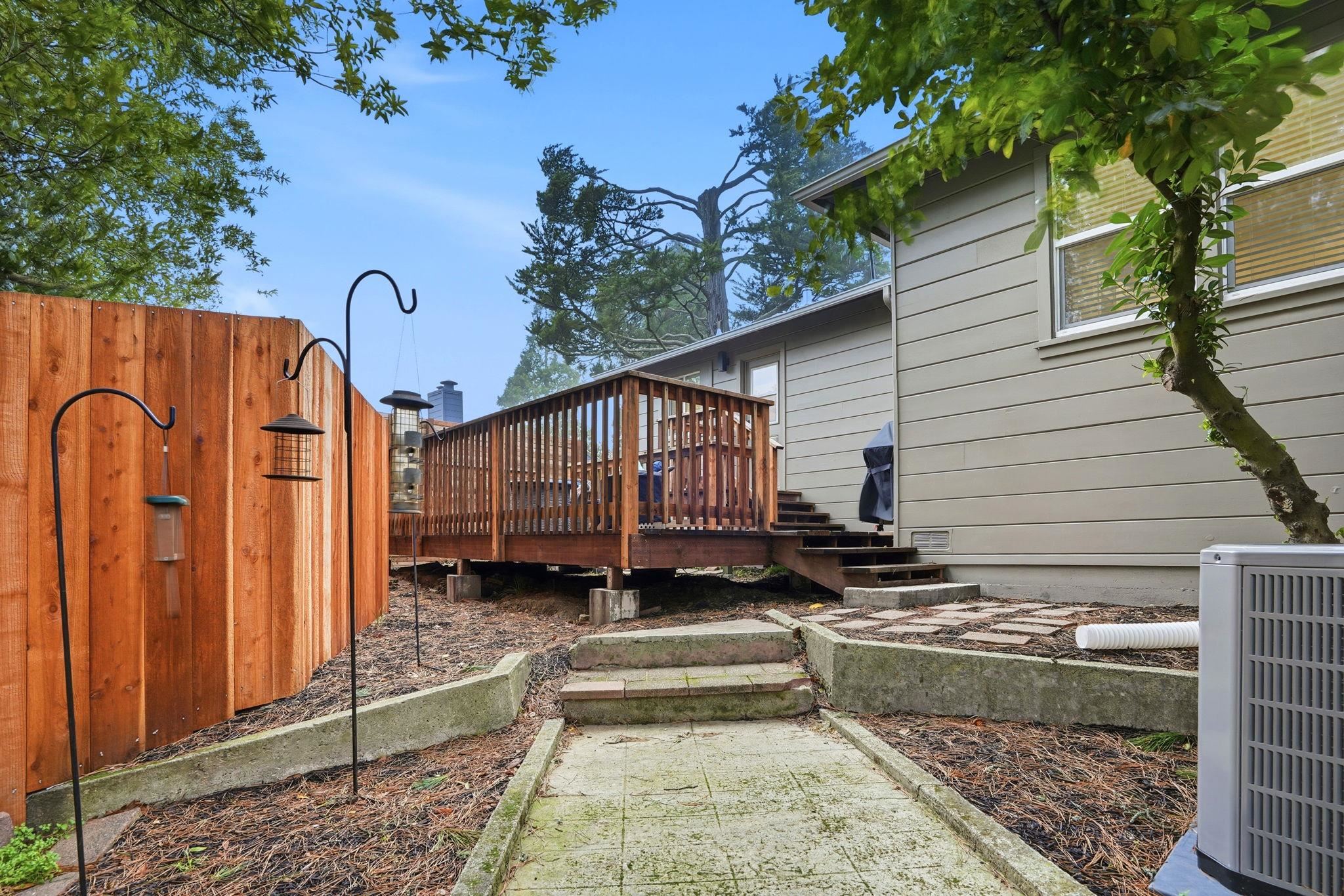 Detail Gallery Image 33 of 35 For 6470 Ascot Dr, Oakland,  CA 94611 - 3 Beds | 2 Baths