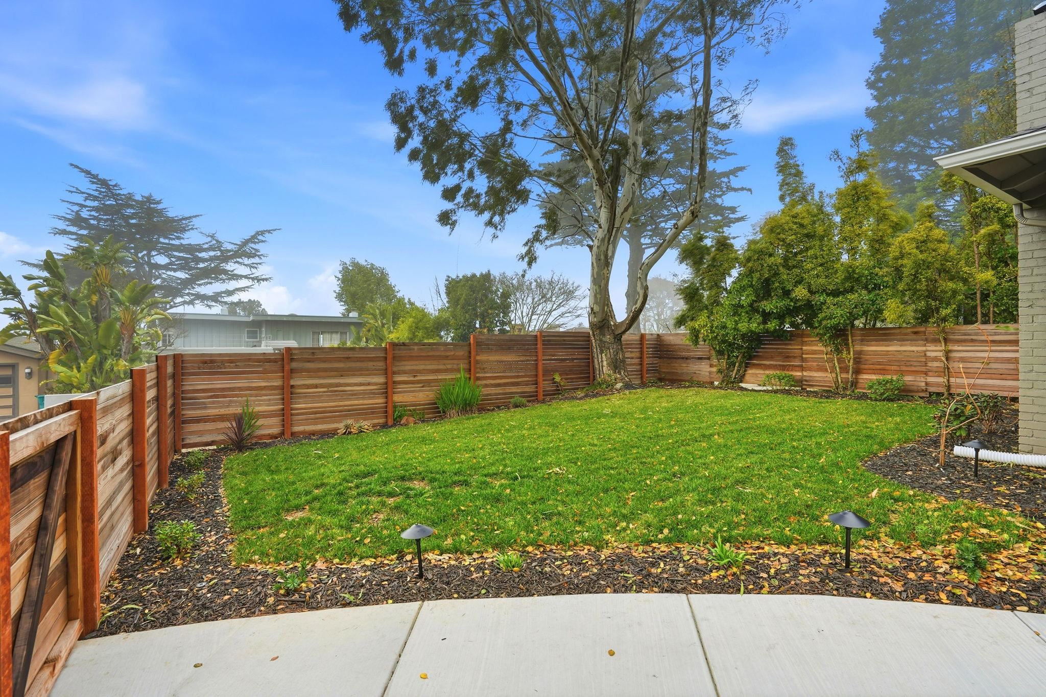 Detail Gallery Image 5 of 35 For 6470 Ascot Dr, Oakland,  CA 94611 - 3 Beds | 2 Baths