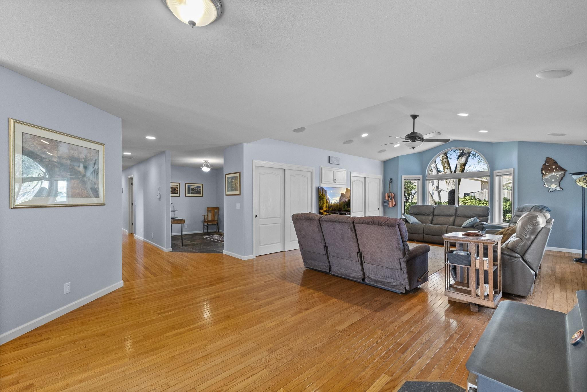 Detail Gallery Image 11 of 45 For 15 Corte Del Encino, Sonora,  CA 95370 - 4 Beds | 3/1 Baths