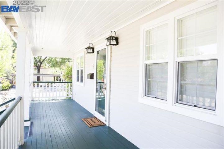 Detail Gallery Image 2 of 16 For 1505 Brooks St, Walnut Creek,  CA 94596 - 2 Beds | 2 Baths