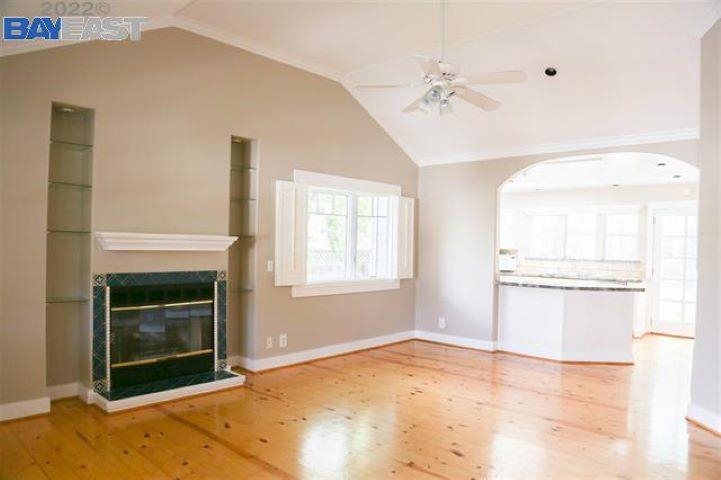 Detail Gallery Image 4 of 16 For 1505 Brooks St, Walnut Creek,  CA 94596 - 2 Beds | 2 Baths
