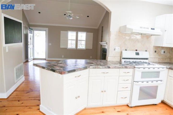 Detail Gallery Image 7 of 16 For 1505 Brooks St, Walnut Creek,  CA 94596 - 2 Beds | 2 Baths
