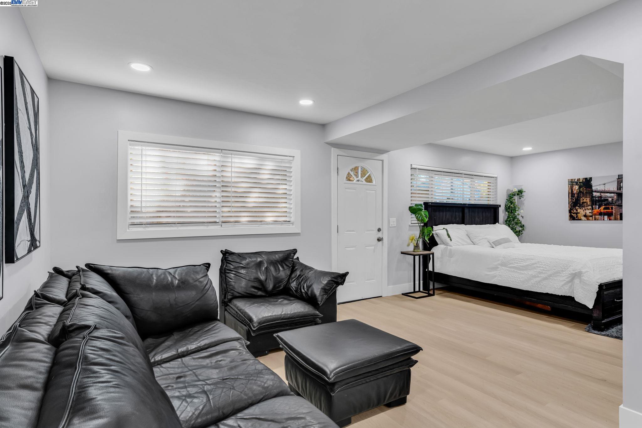 Detail Gallery Image 11 of 17 For 6178 Bernhard Ave, Richmond,  CA 94805 - 4 Beds | 2 Baths