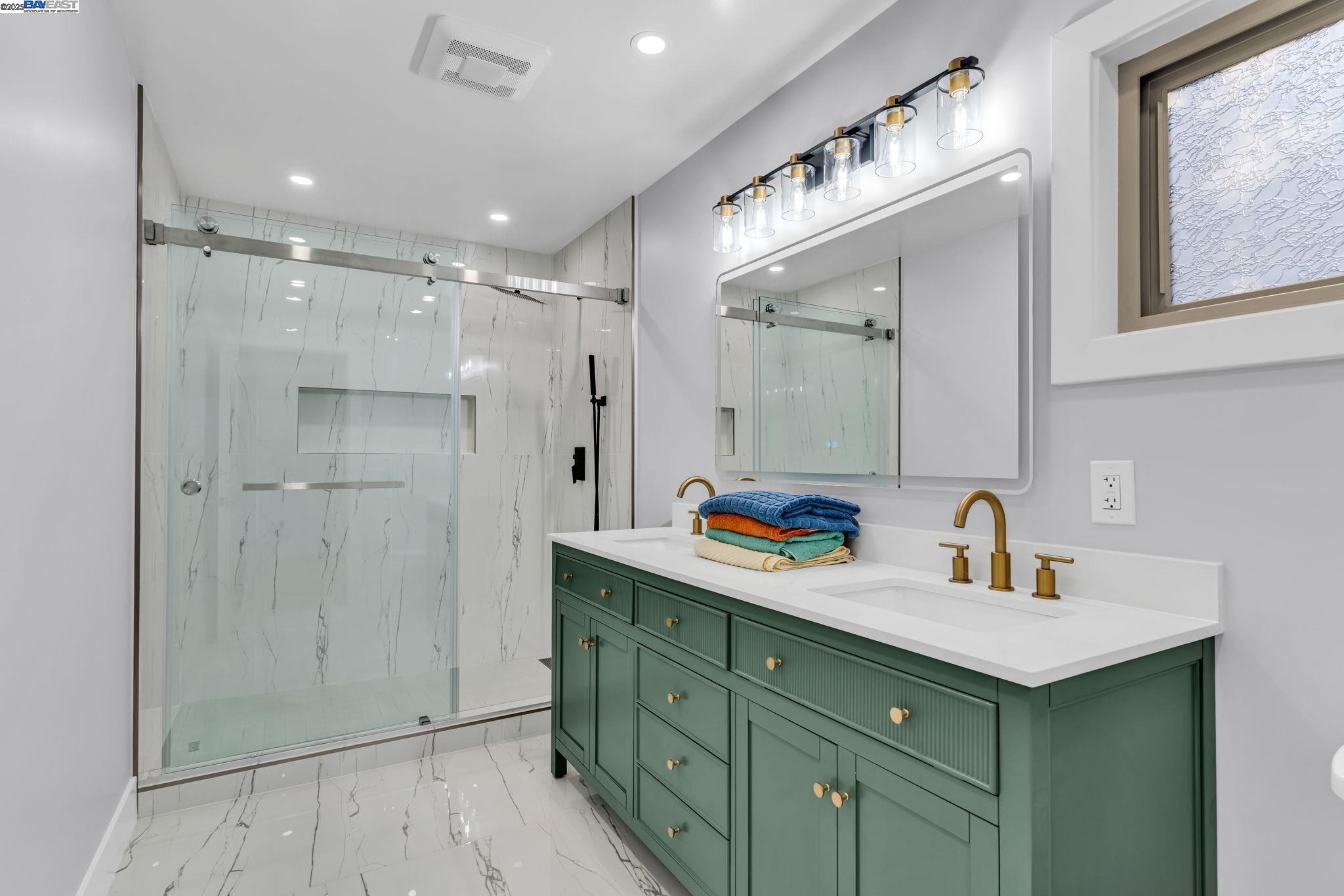 Detail Gallery Image 16 of 17 For 6178 Bernhard Ave, Richmond,  CA 94805 - 4 Beds | 2 Baths