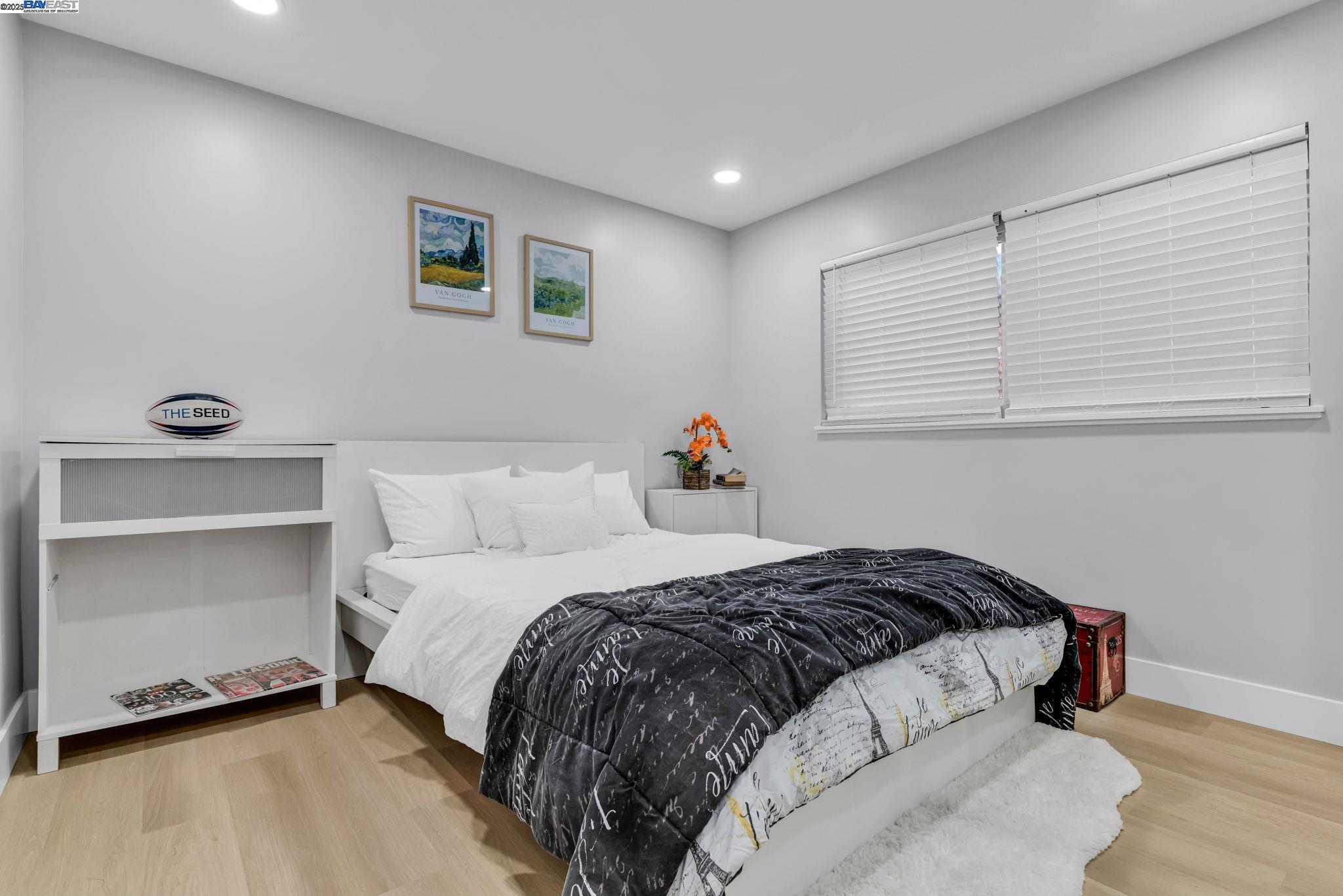 Detail Gallery Image 8 of 17 For 6178 Bernhard Ave, Richmond,  CA 94805 - 4 Beds | 2 Baths