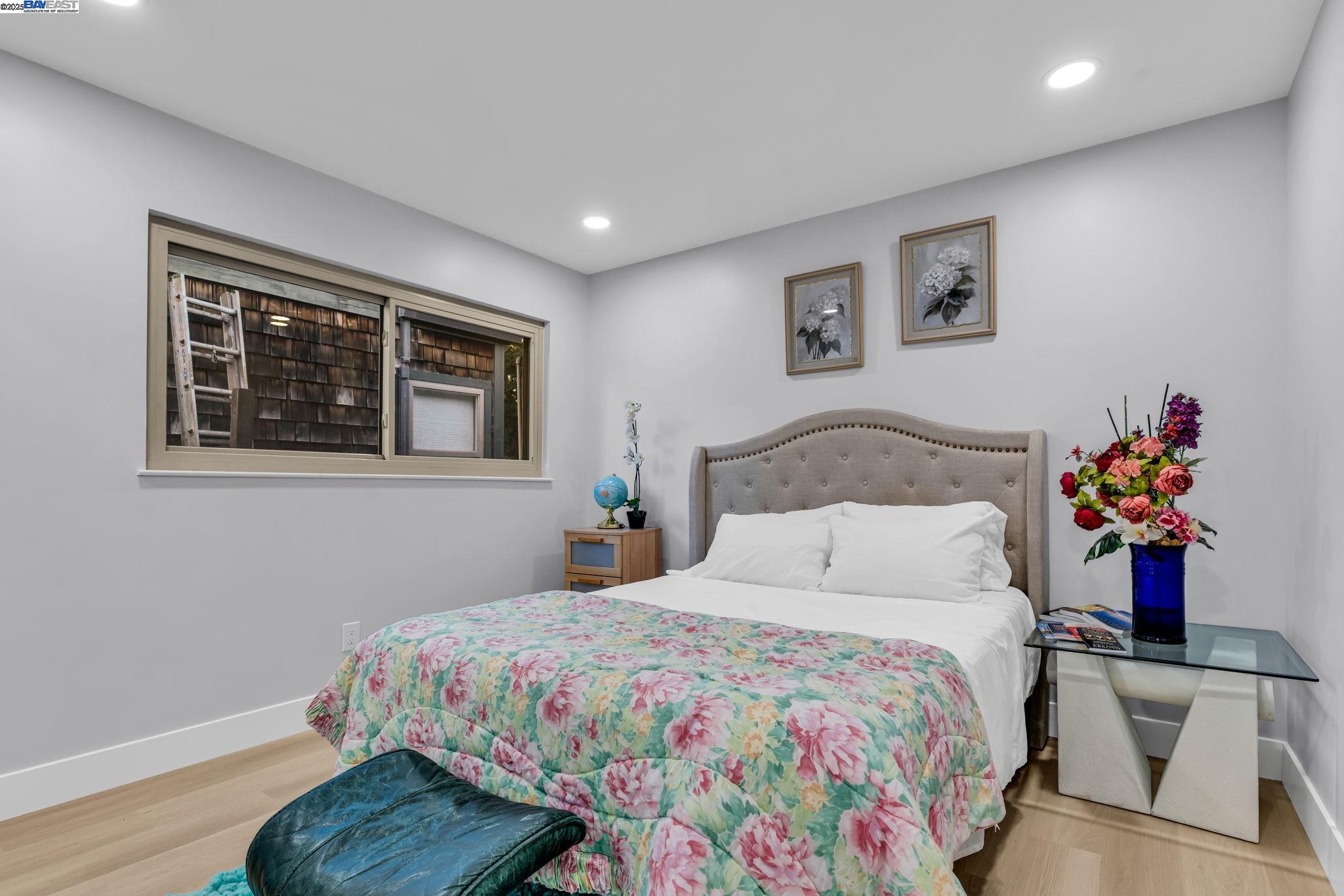 Detail Gallery Image 9 of 17 For 6178 Bernhard Ave, Richmond,  CA 94805 - 4 Beds | 2 Baths