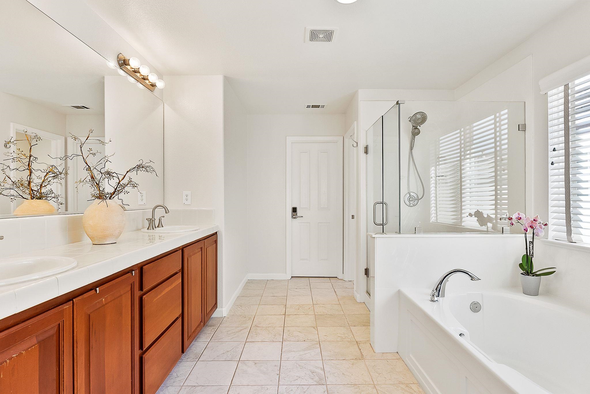 Detail Gallery Image 15 of 30 For 115 Tennyson Ct, Discovery Bay,  CA 94505 - 5 Beds | 3 Baths