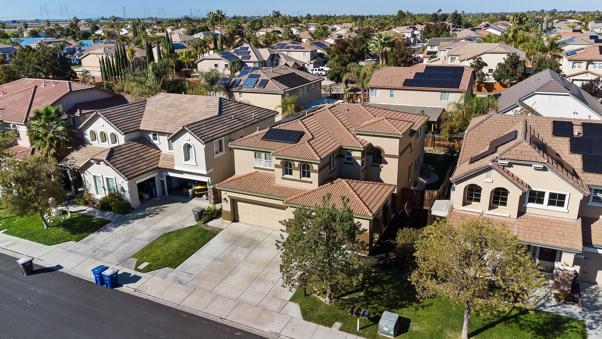 Detail Gallery Image 25 of 30 For 115 Tennyson Ct, Discovery Bay,  CA 94505 - 5 Beds | 3 Baths