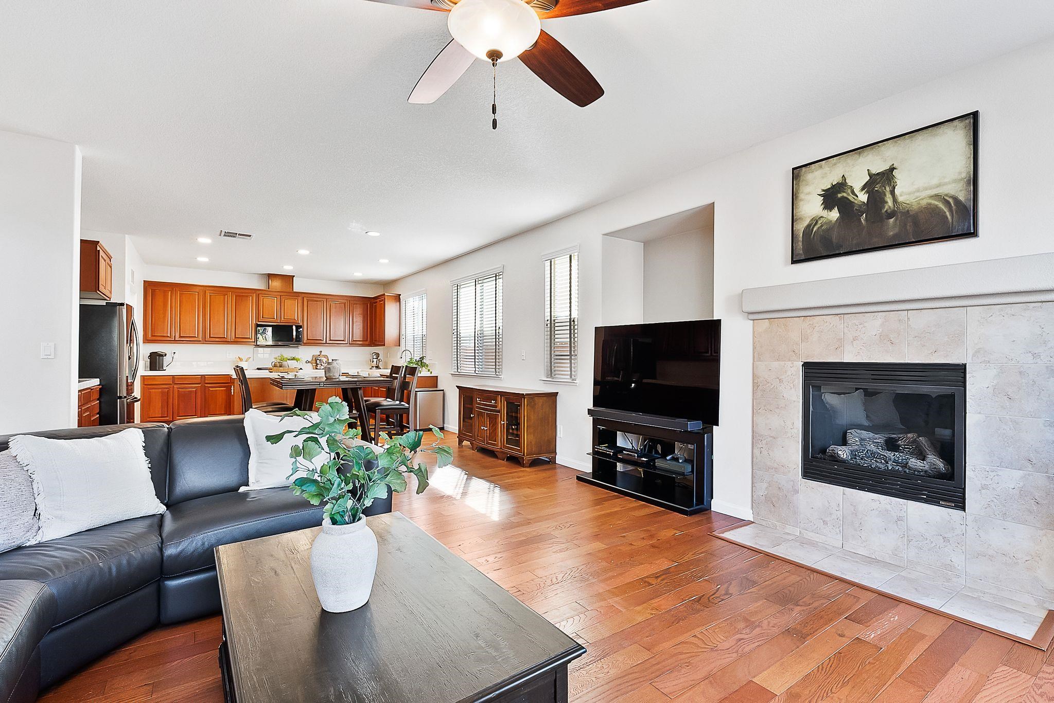 Detail Gallery Image 10 of 30 For 115 Tennyson Ct, Discovery Bay,  CA 94505 - 5 Beds | 3 Baths