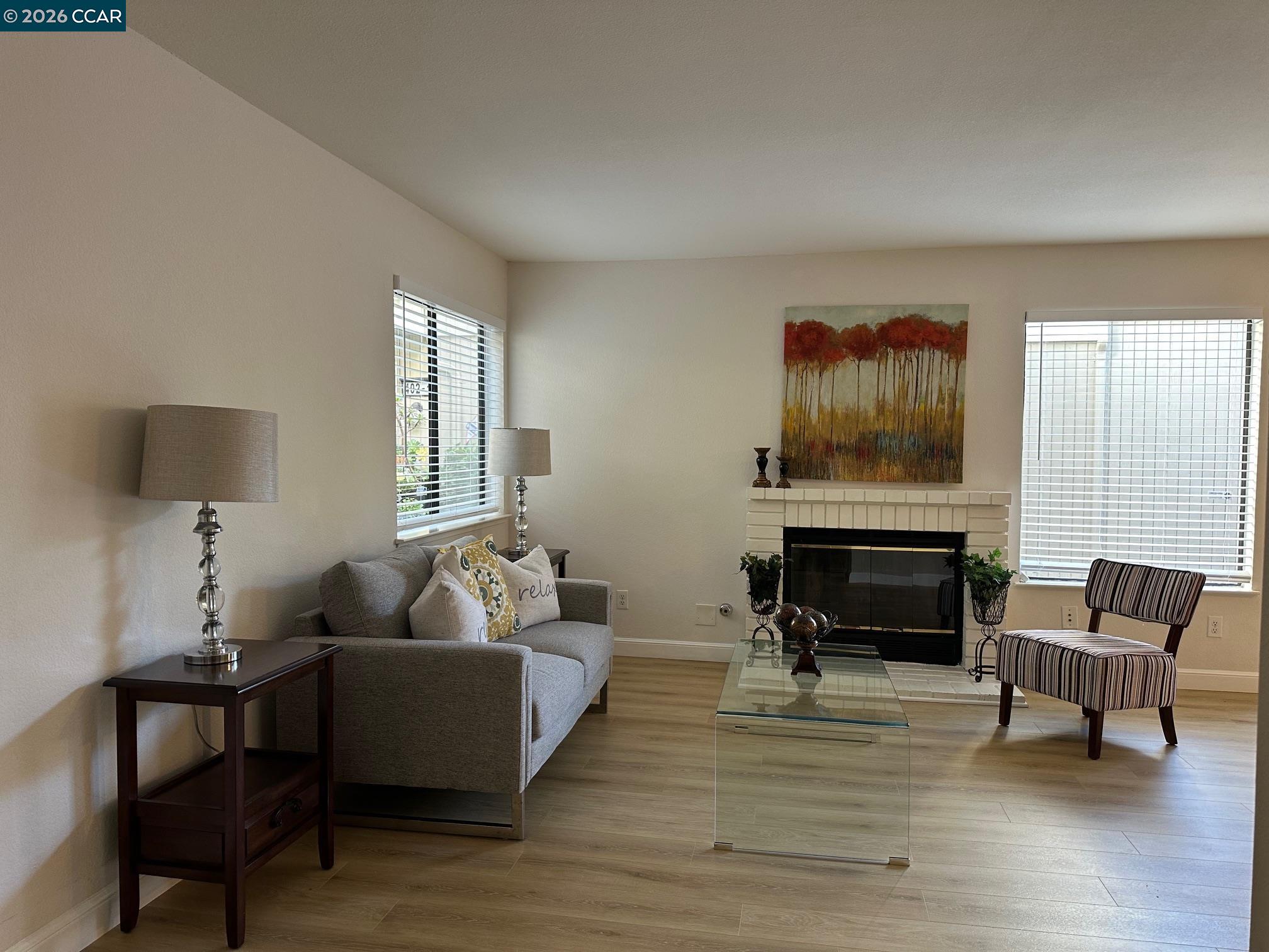 Photo #4: 41119928 Listing: Photo #4