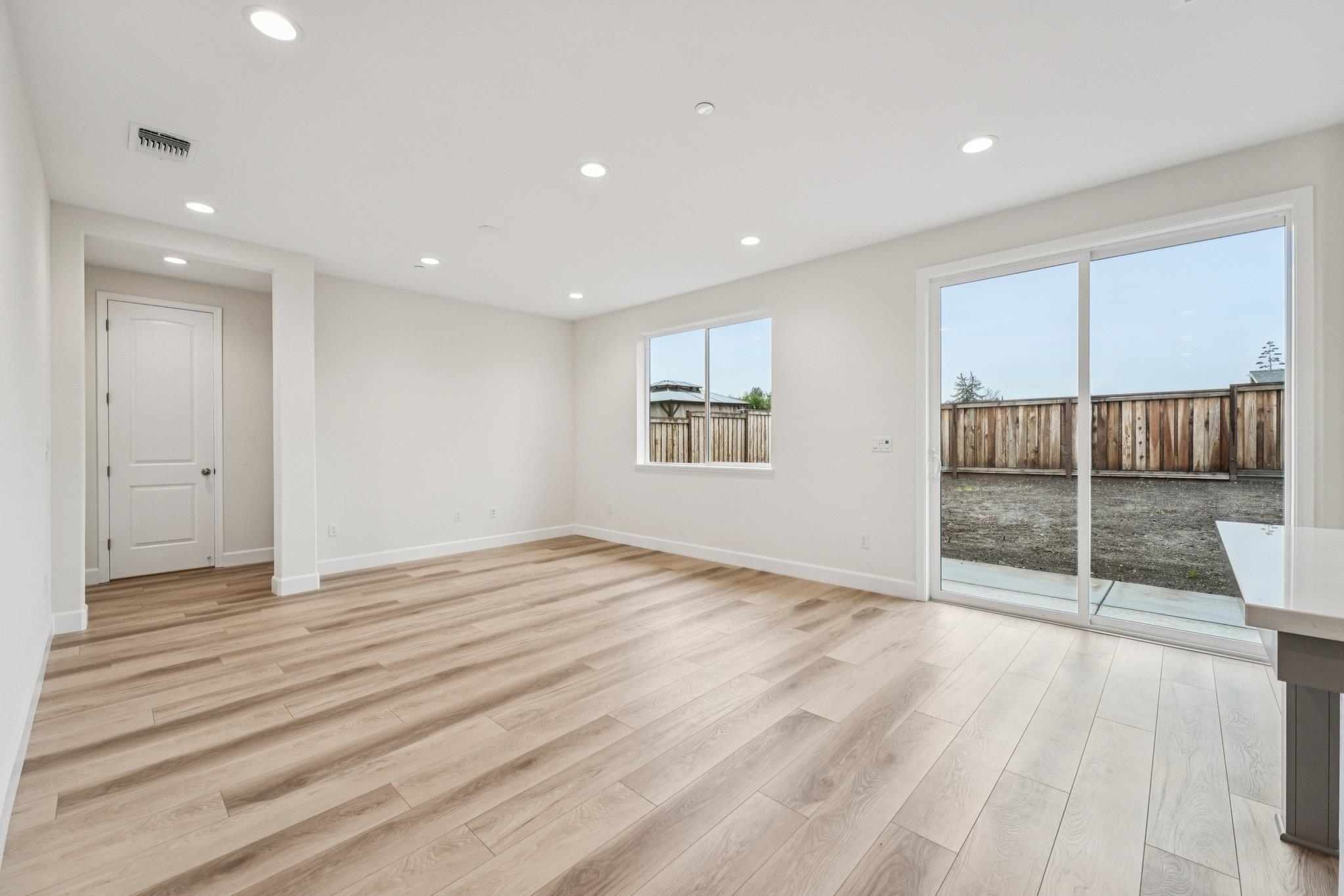 Detail Gallery Image 12 of 56 For 1308 Sunningdale Lane, Fairfield,  CA 94533 - 4 Beds | 3/1 Baths