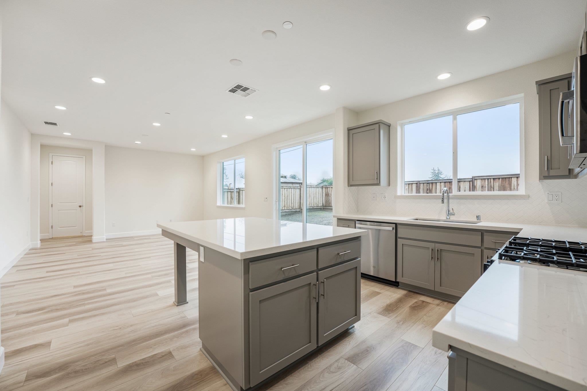 Detail Gallery Image 16 of 56 For 1308 Sunningdale Lane, Fairfield,  CA 94533 - 4 Beds | 3/1 Baths