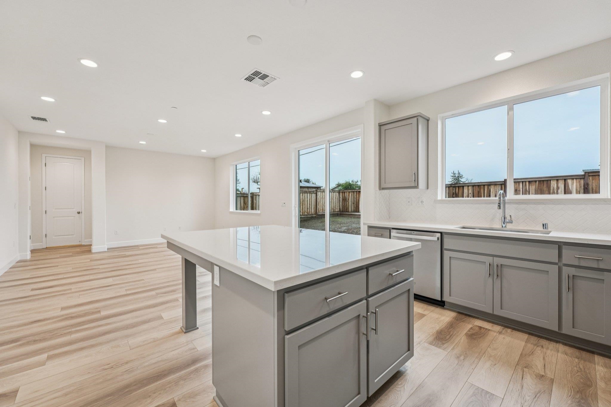 Detail Gallery Image 20 of 56 For 1308 Sunningdale Lane, Fairfield,  CA 94533 - 4 Beds | 3/1 Baths