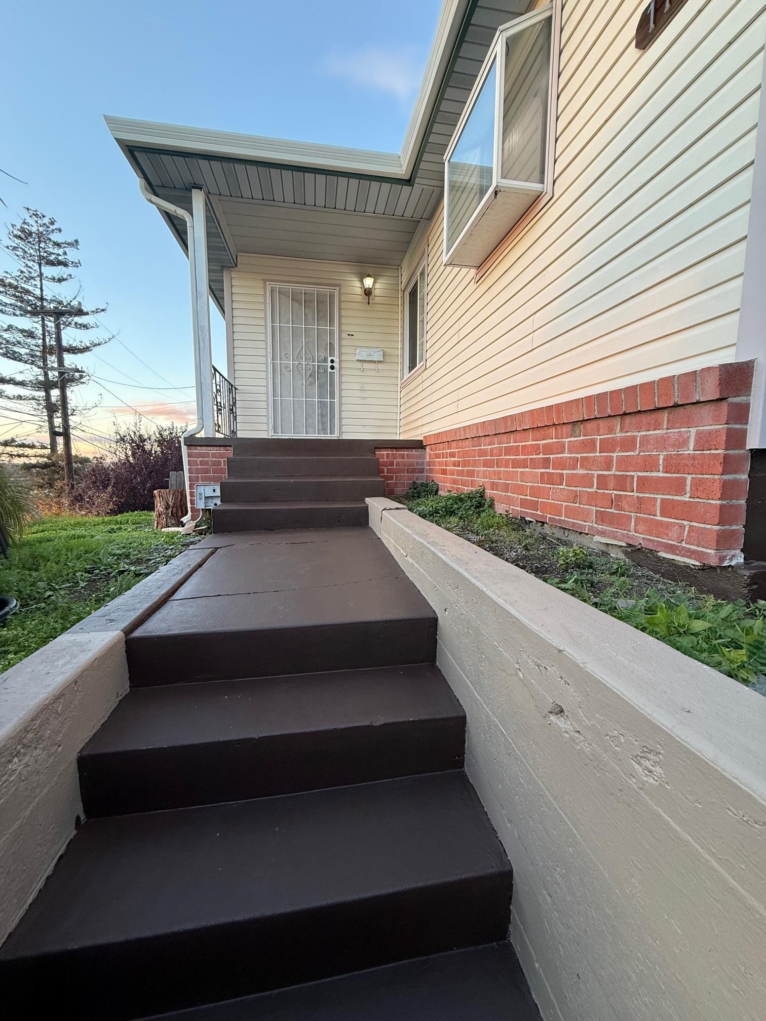 Detail Gallery Image 4 of 52 For 17028 Santa Fe St, Hayward,  CA 94541 - 3 Beds | 1 Baths