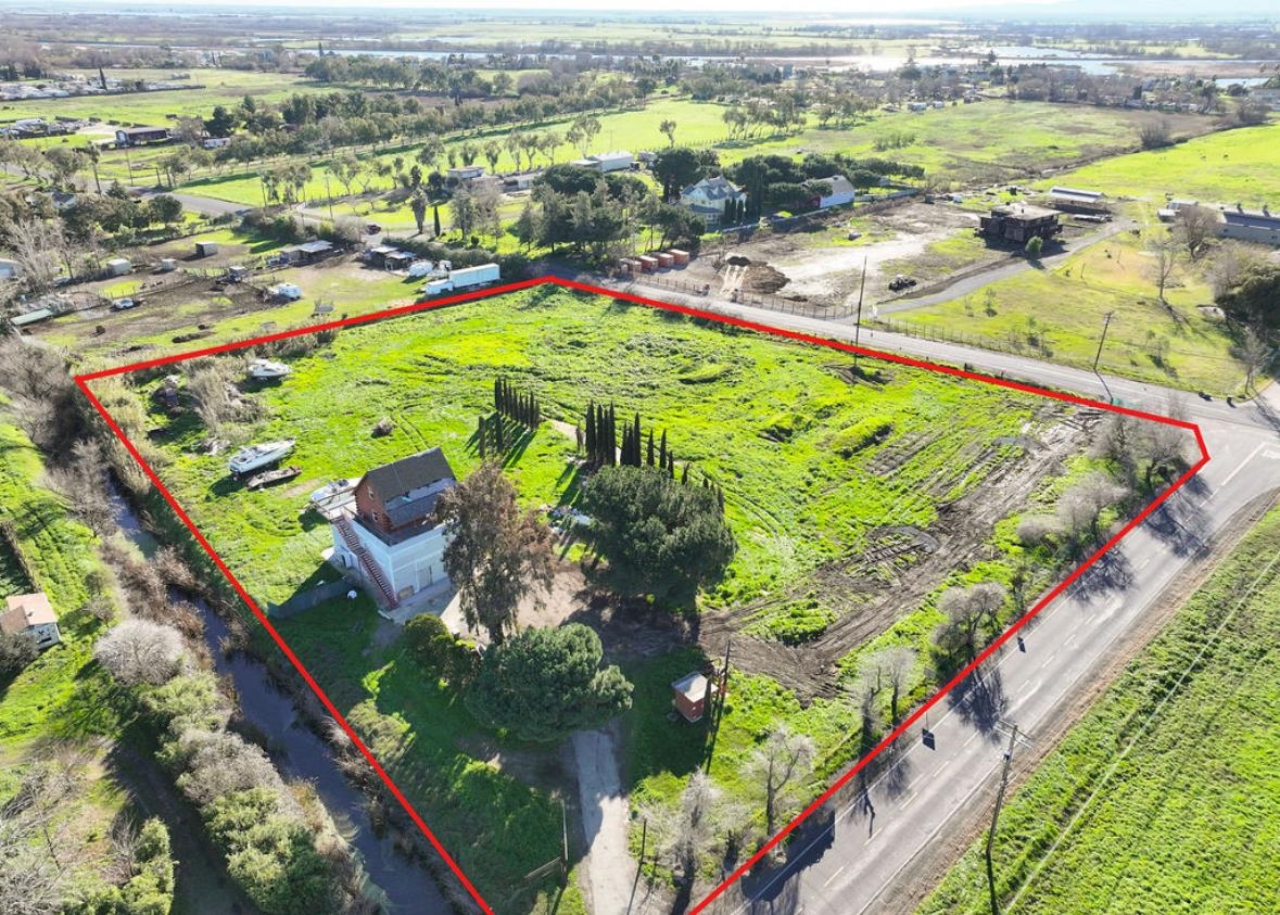 Detail Gallery Image 2 of 25 For 5980 Piper Rd, Bethel Island,  CA 94511 - 2 Beds | 1 Baths