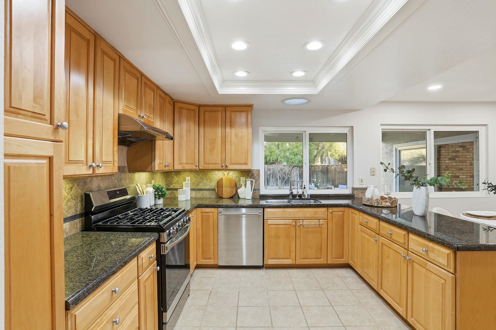 Detail Gallery Image 10 of 29 For 3259 Harvey Ct, Pleasanton,  CA 94588 - 4 Beds | 2/1 Baths
