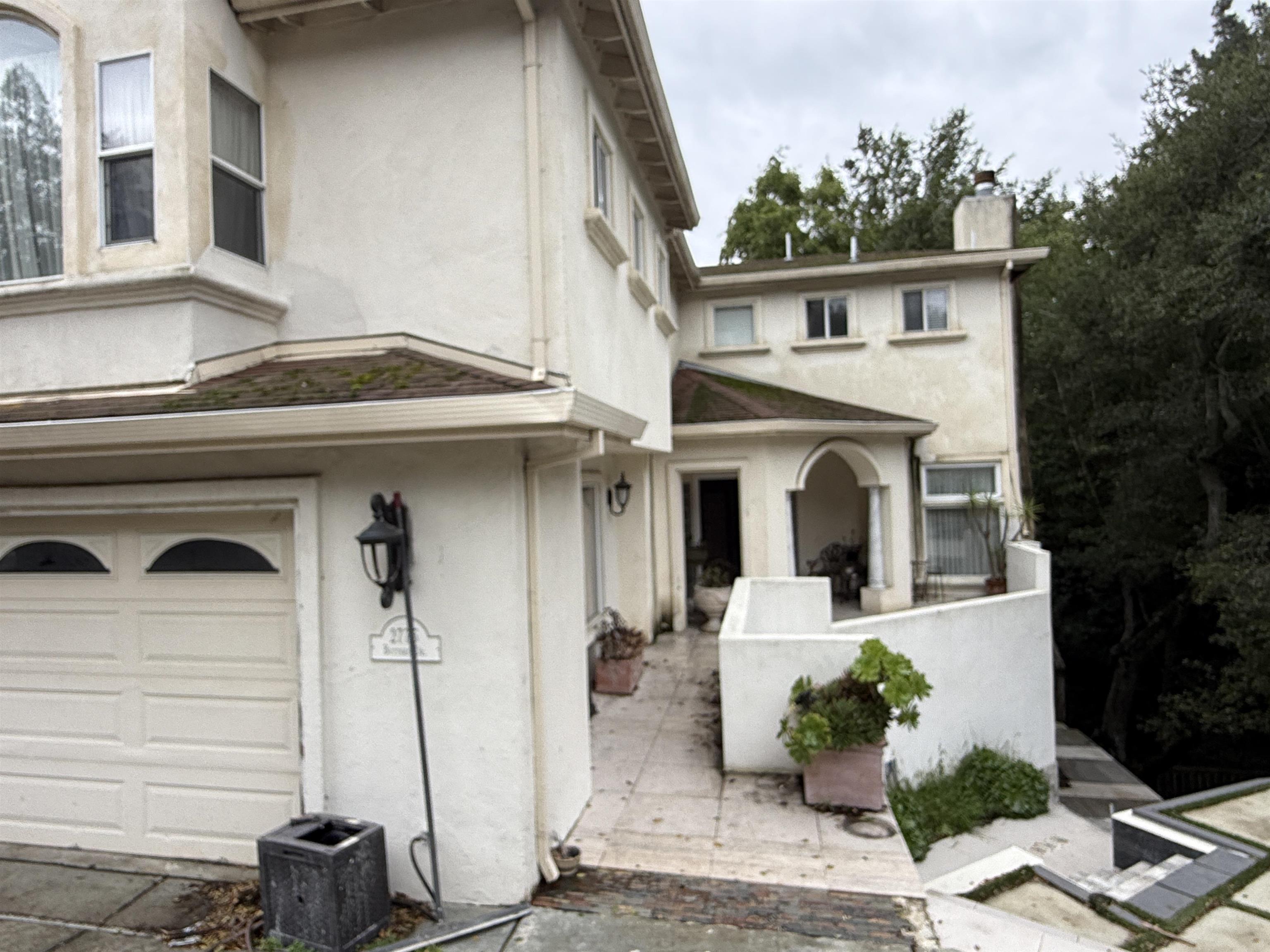 Detail Gallery Image 2 of 2 For 2775 Butters Dr, Oakland,  CA 94602 - 4 Beds | 4 Baths