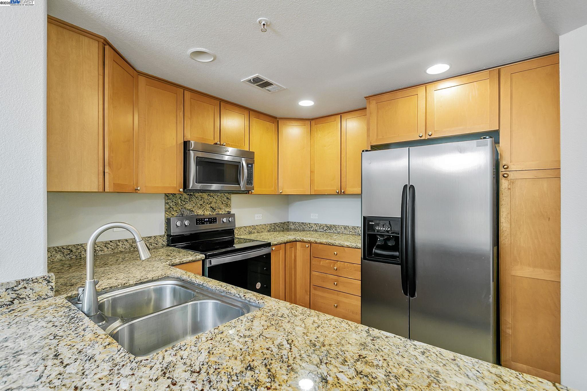 Detail Gallery Image 11 of 31 For 700 S Abel St #411,  Milpitas,  CA 95035 - 2 Beds | 2 Baths